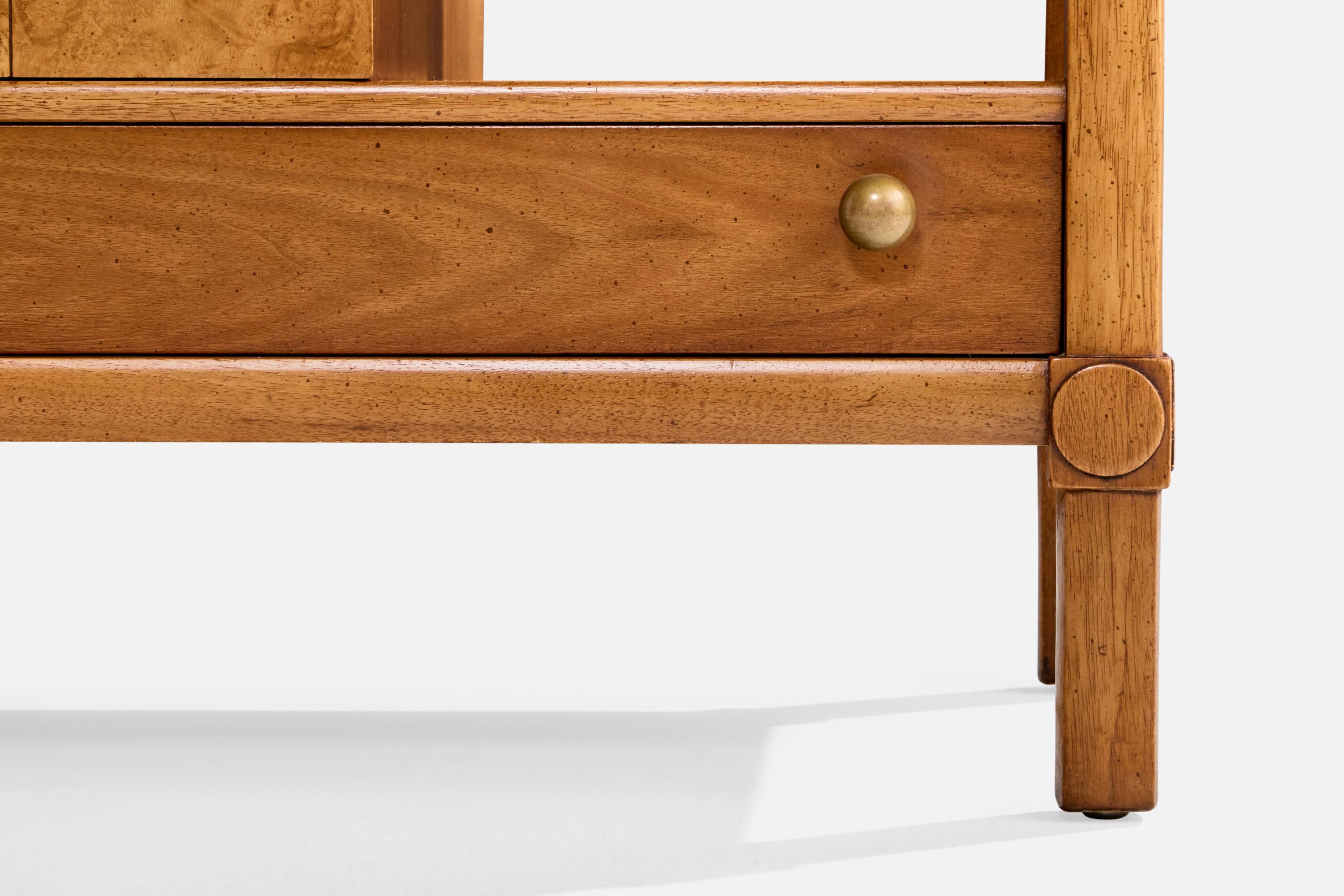 Meubles Tomlinson, tables de nuit, noyer, laiton, États-Unis, années 1950 en vente 1