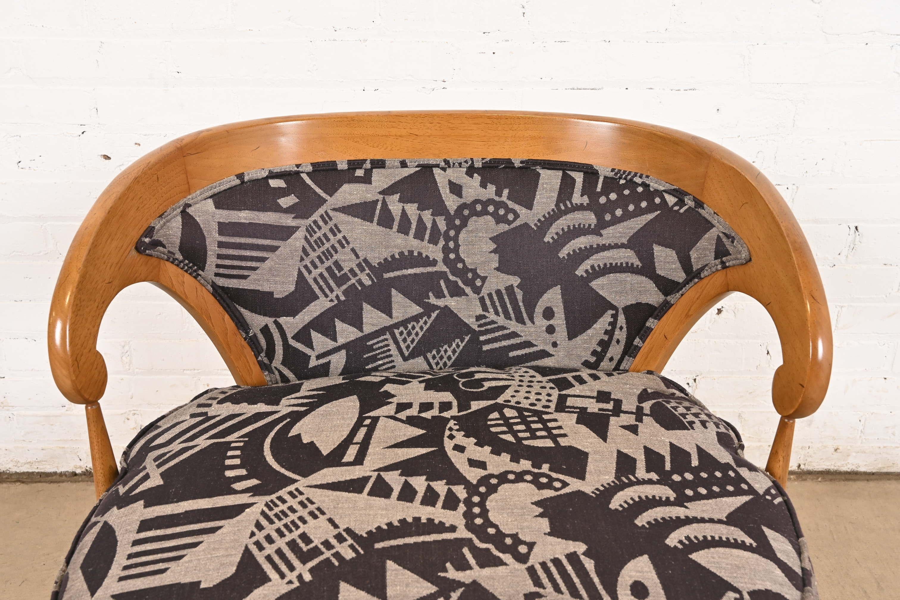 Tomlinson Moderner Clubsessel oder Loungesessel aus Nussbaumholz, 1960er Jahre (Polster) im Angebot