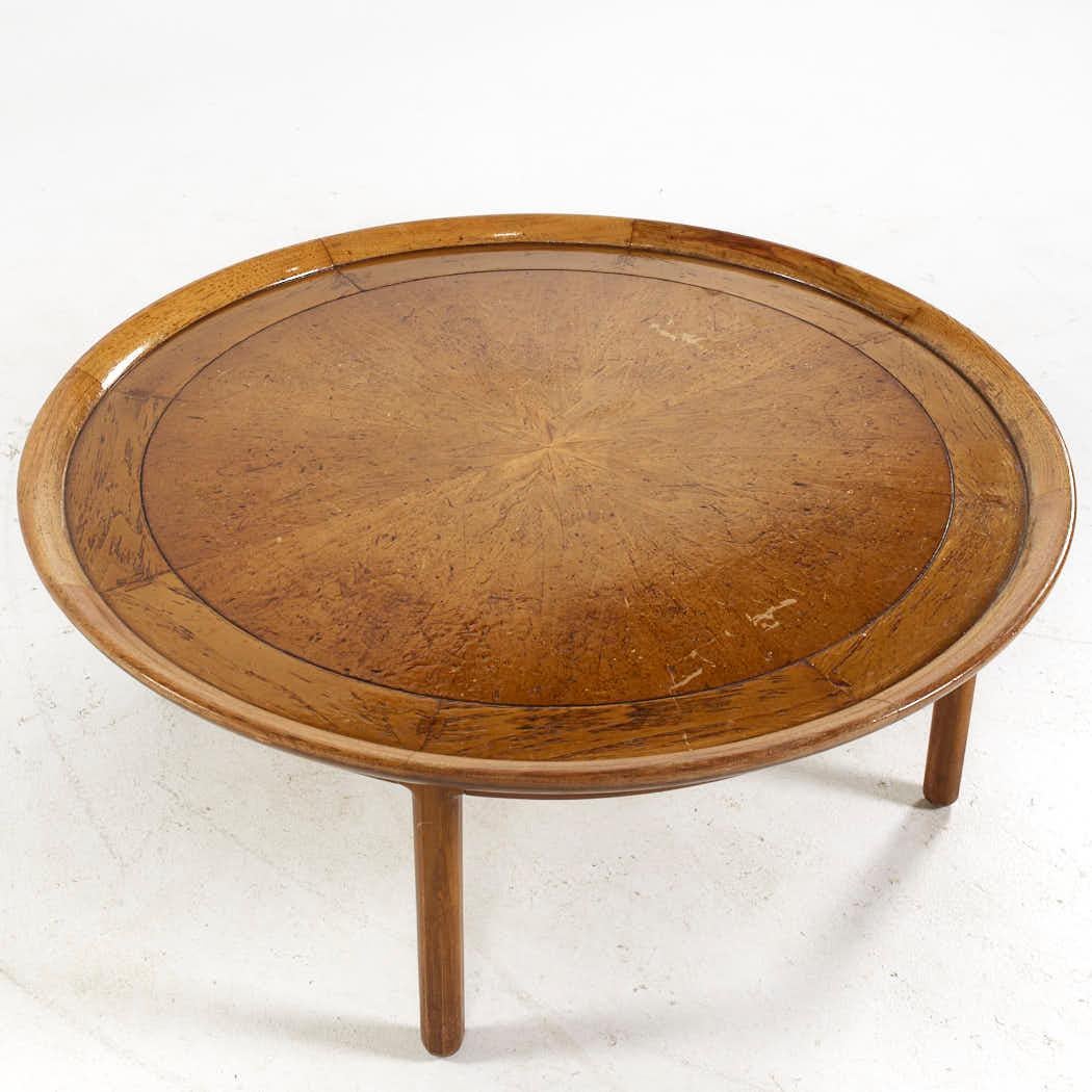 Tomlinson Sophisticate MCM Walnut and Burlwood 40 Inch Round Coffee Table In Good Condition For Sale In Countryside, IL