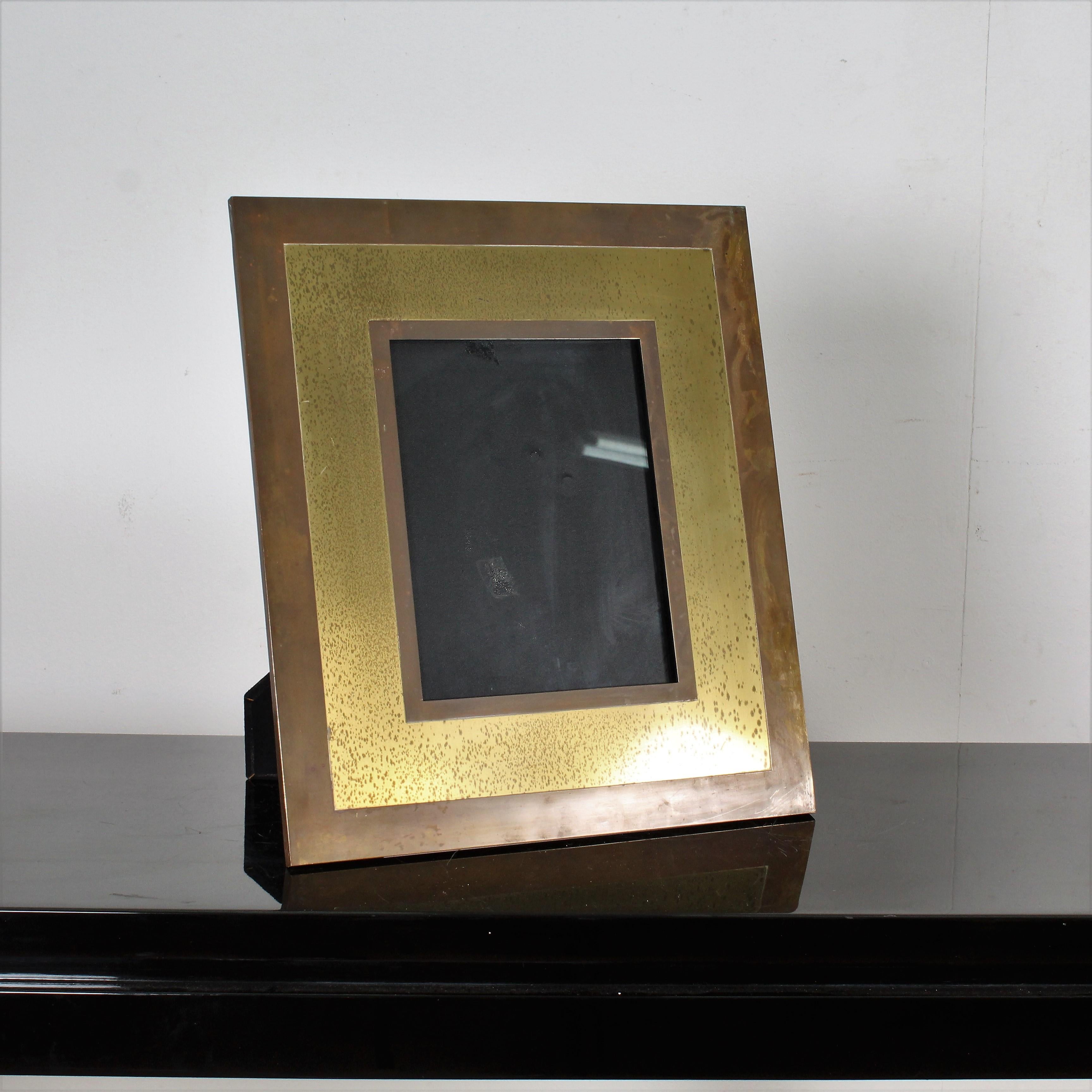 Large picture frame by Tommaso Barbi 1970 in brass.
Wear consistent with age and use.
 