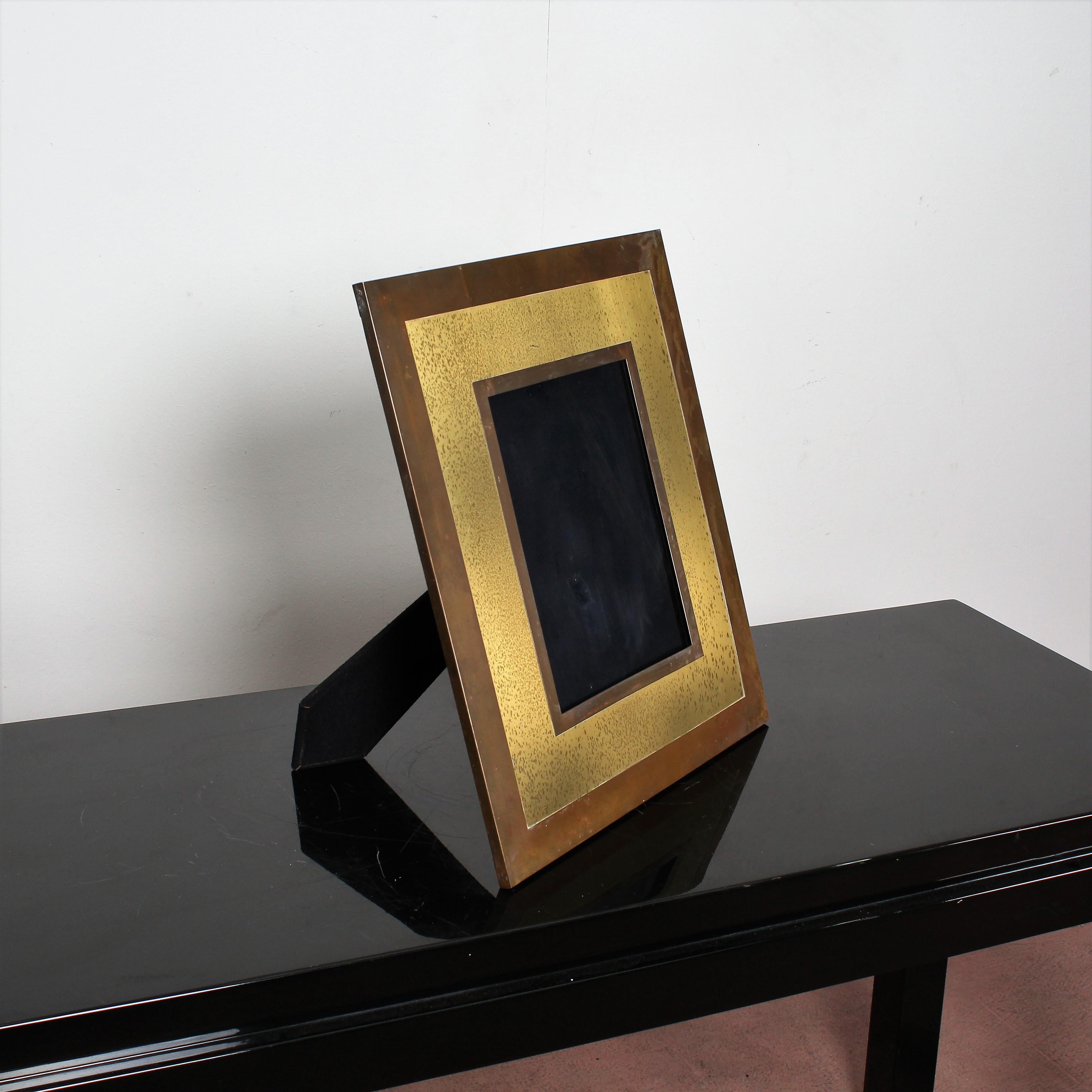 Midcentury Brass Large Picture Frame Tommaso Barbi Italy 1970s  In Good Condition In Palermo, IT