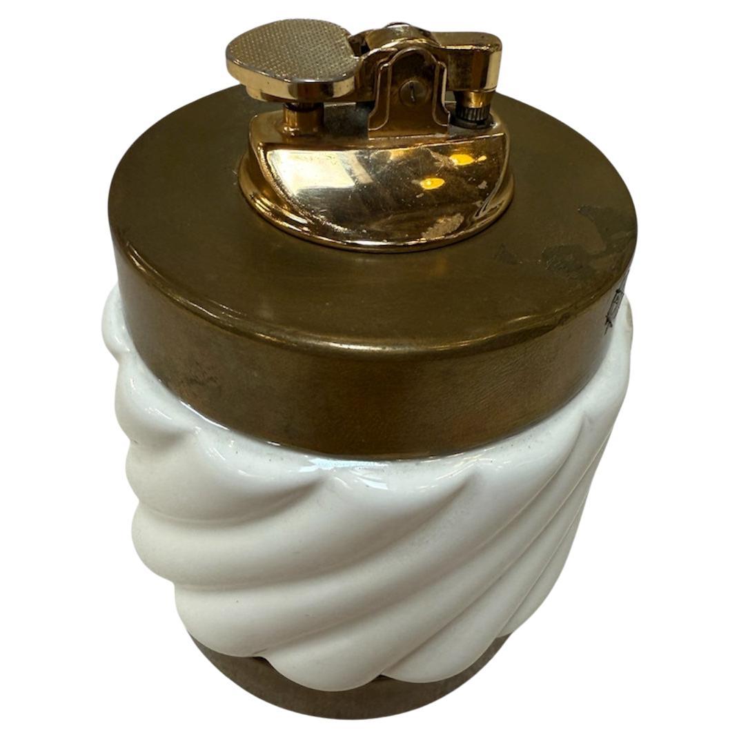 Briquet de table Tommaso Barbi en laiton et céramique, Italie, années 1970