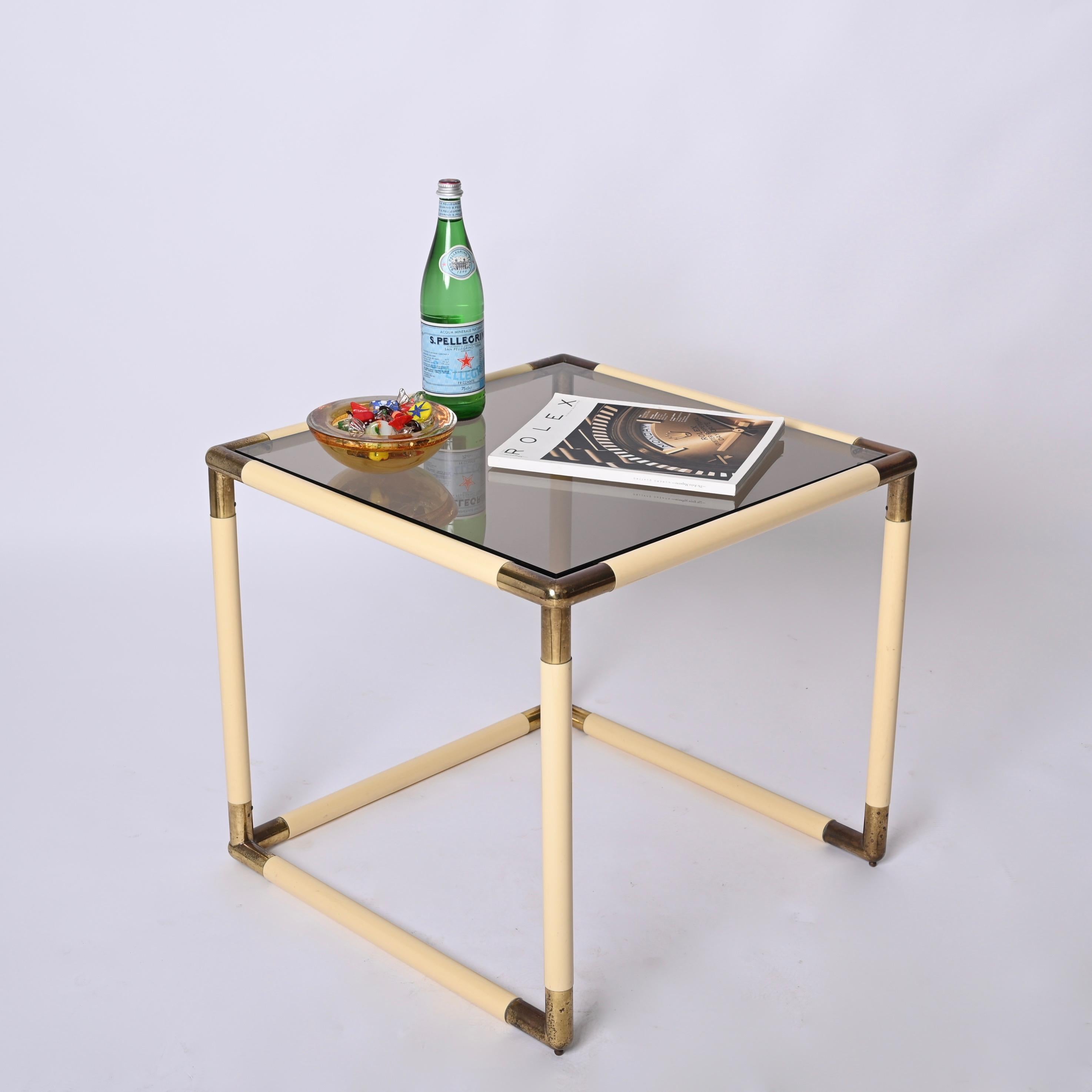 Table basse carrée Tommaso Barbi en laiton et métal émaillé crème, Italie, 1970 en vente 11