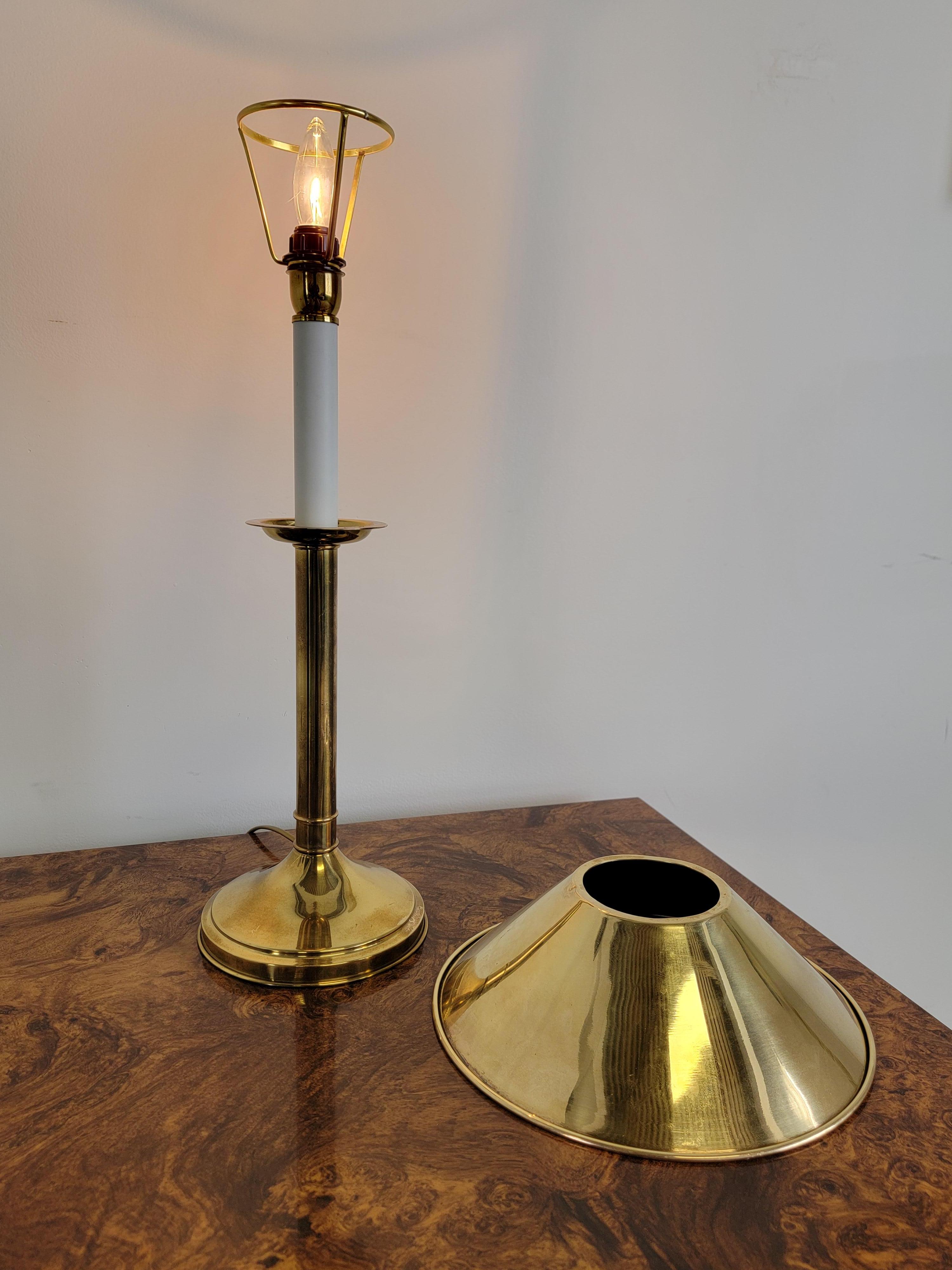 Tommaso Barbi Brass And Lacquer Table Lamp  In Good Condition For Sale In Toronto, ON