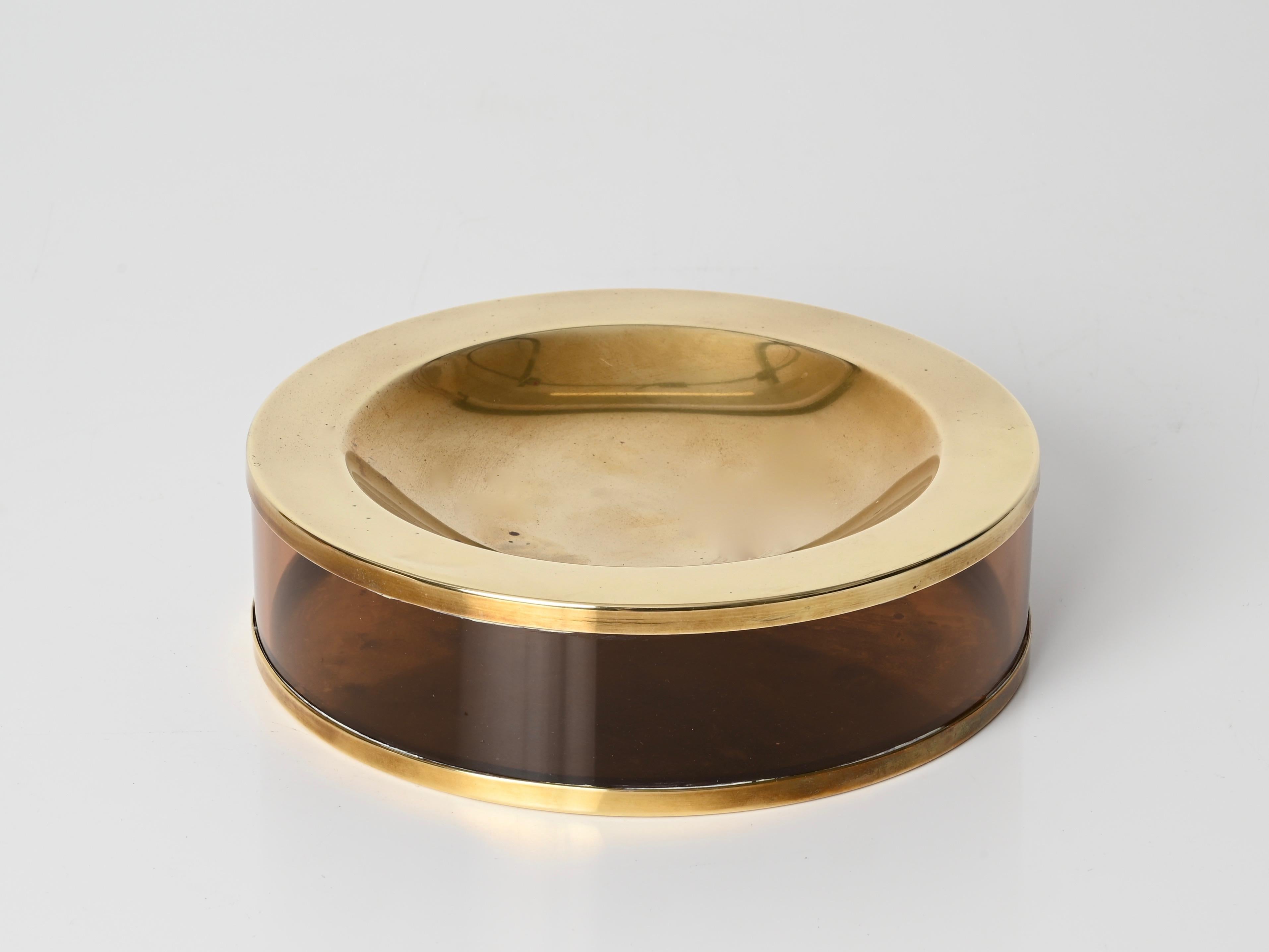 Tommaso Barbi Brass and Lucite Vide-Poche, Centerpiece or Ashtray, Italy 1970s