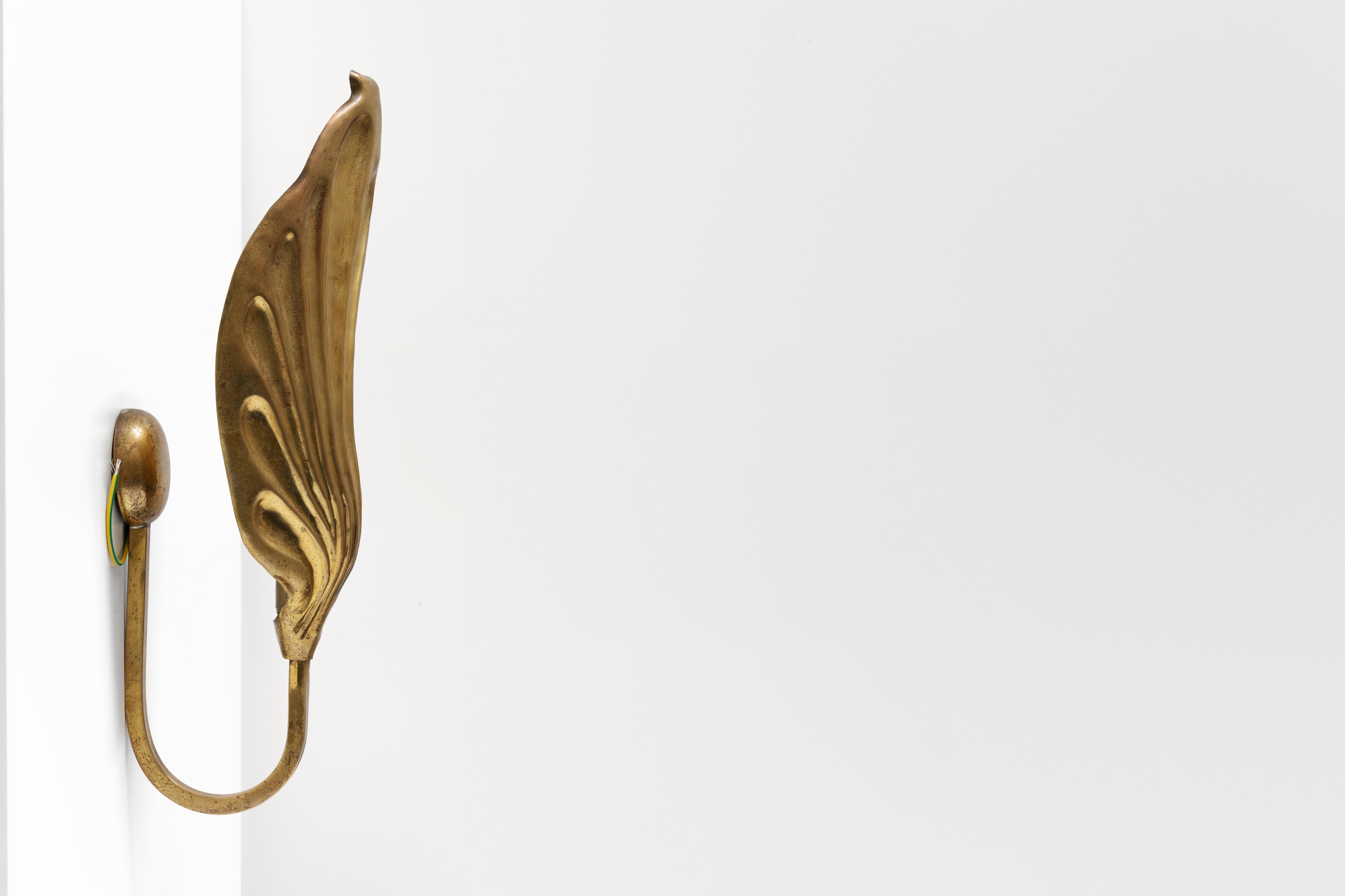 Tommaso Barbi, Design italien, 20THURY DESIGN L'applique en laiton à une seule feuille, Lights Bon état - En vente à London, GB