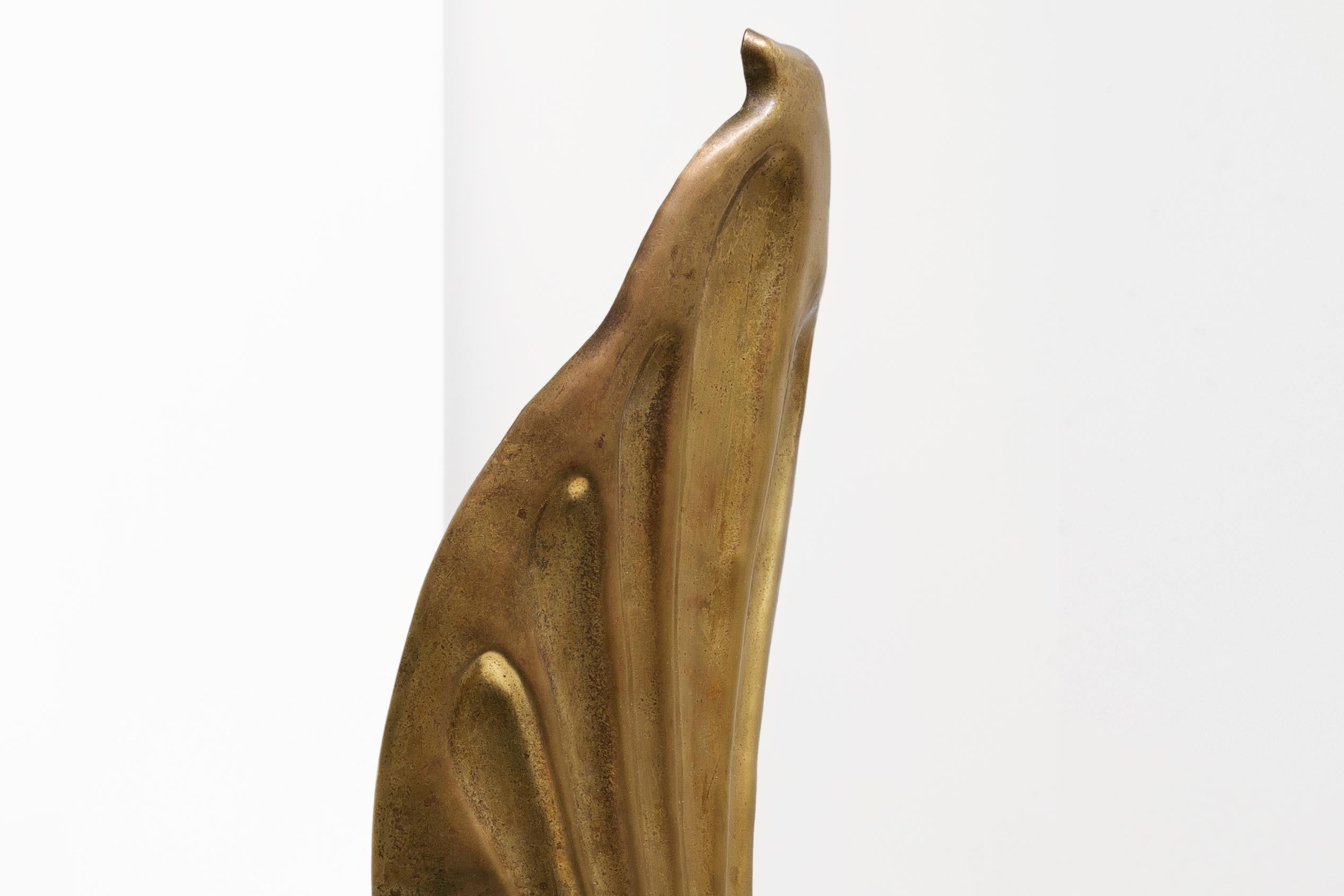 Laiton Tommaso Barbi, Design italien, 20THURY DESIGN L'applique en laiton à une seule feuille, Lights en vente