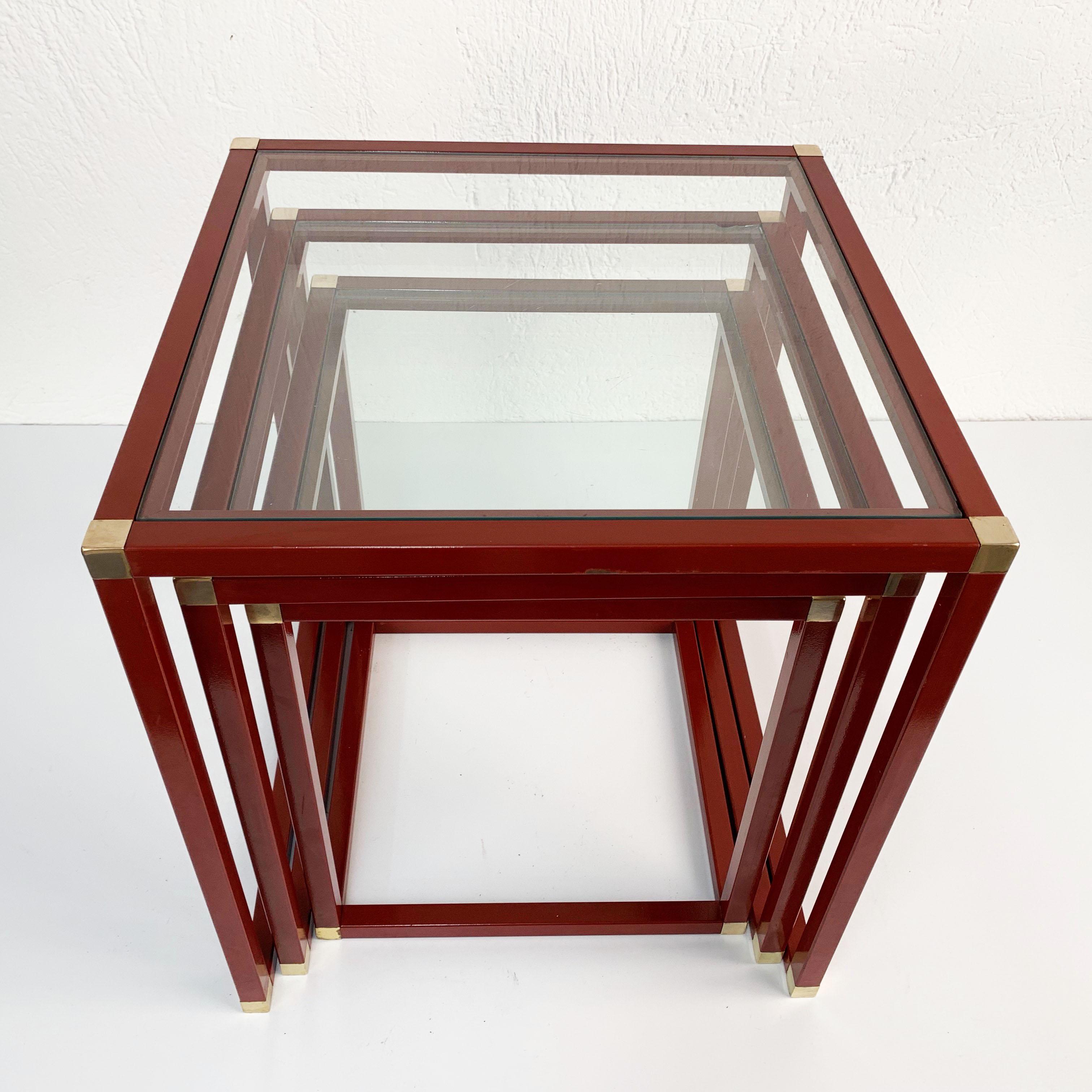 Tommaso Barbi Brass Red Enameled Metal and Glass Italian Nesting Tables, 1970s In Good Condition In Roma, IT