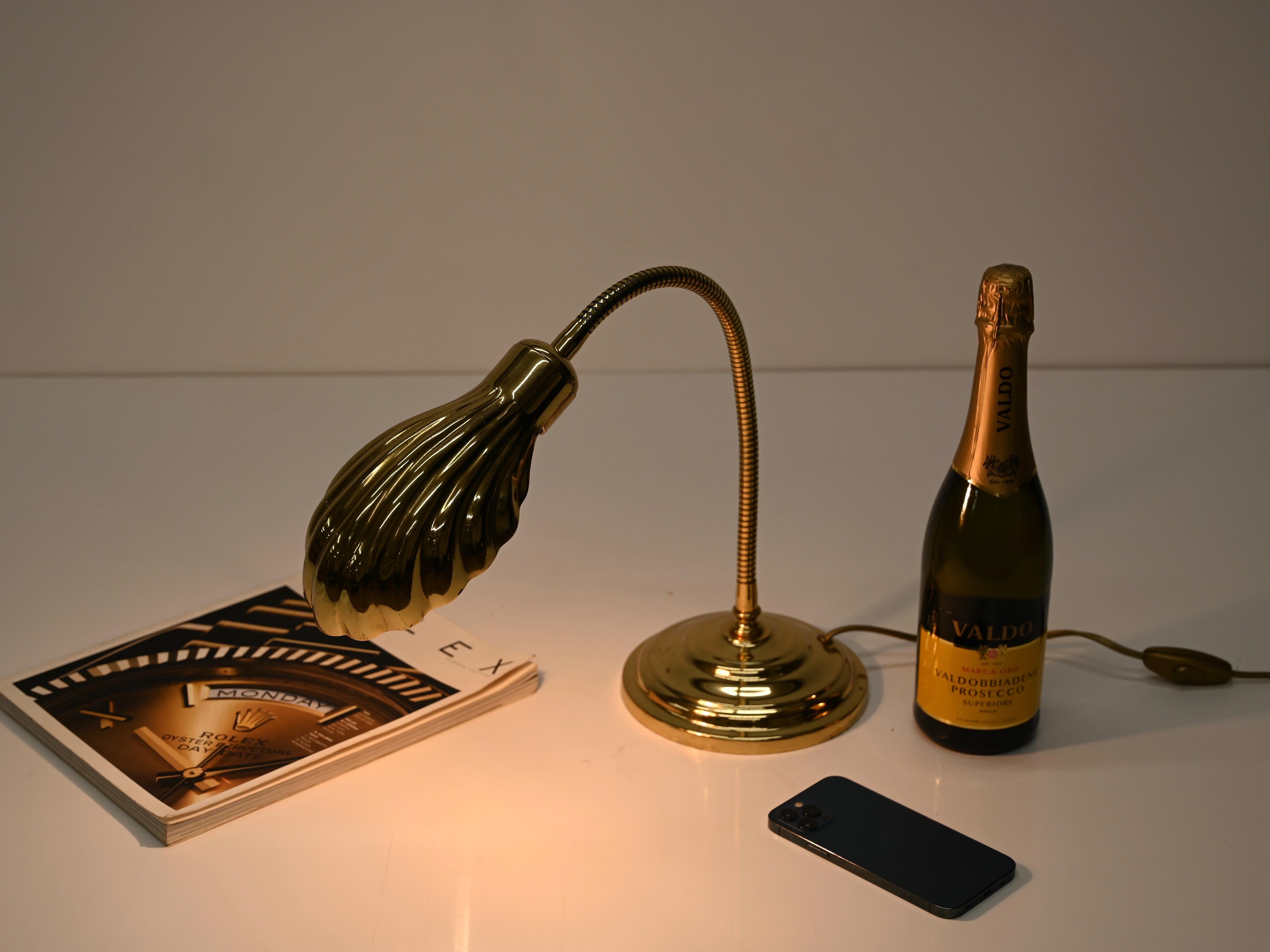 Tommaso Barbi Brass Shell Adjustable Table Lamp, Italy 1970s For Sale 2