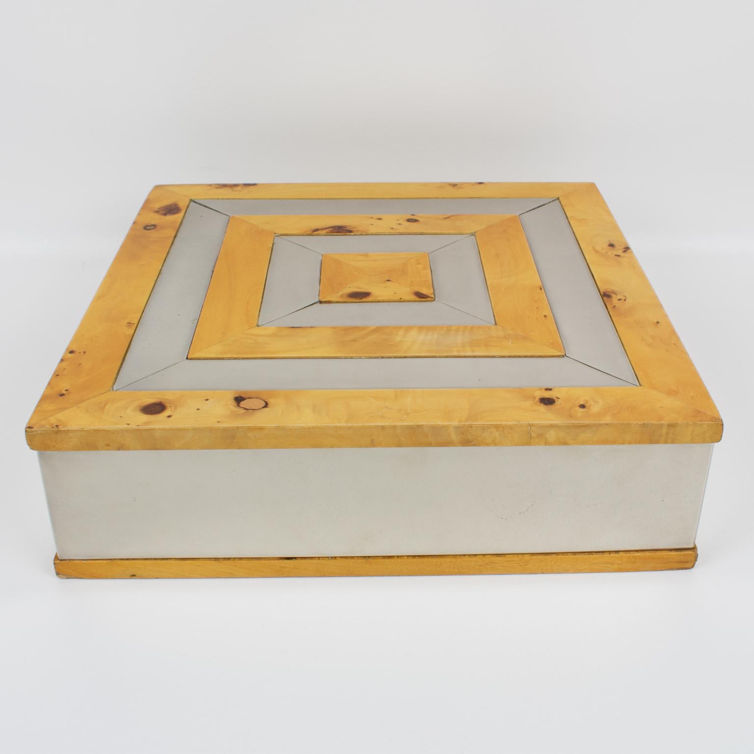 Caja modernista de madera y cromo Tommaso Barbi, hacia 1960 en venta 3