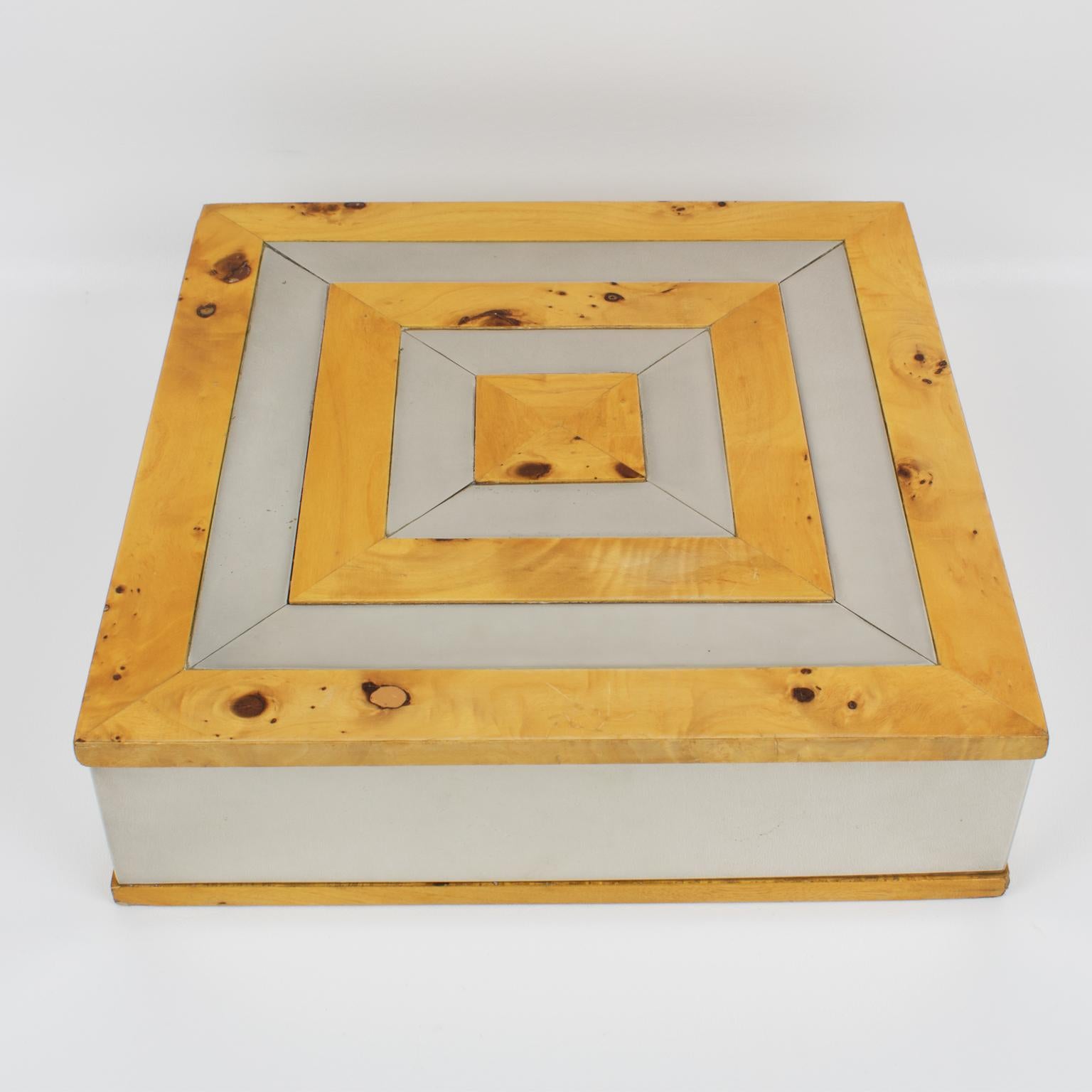 Caja modernista de madera y cromo Tommaso Barbi, hacia 1960 en venta 4