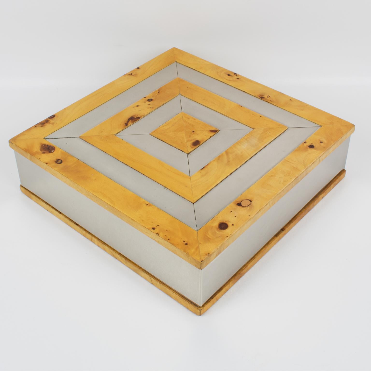 Caja modernista de madera y cromo Tommaso Barbi, hacia 1960 Découpage en venta