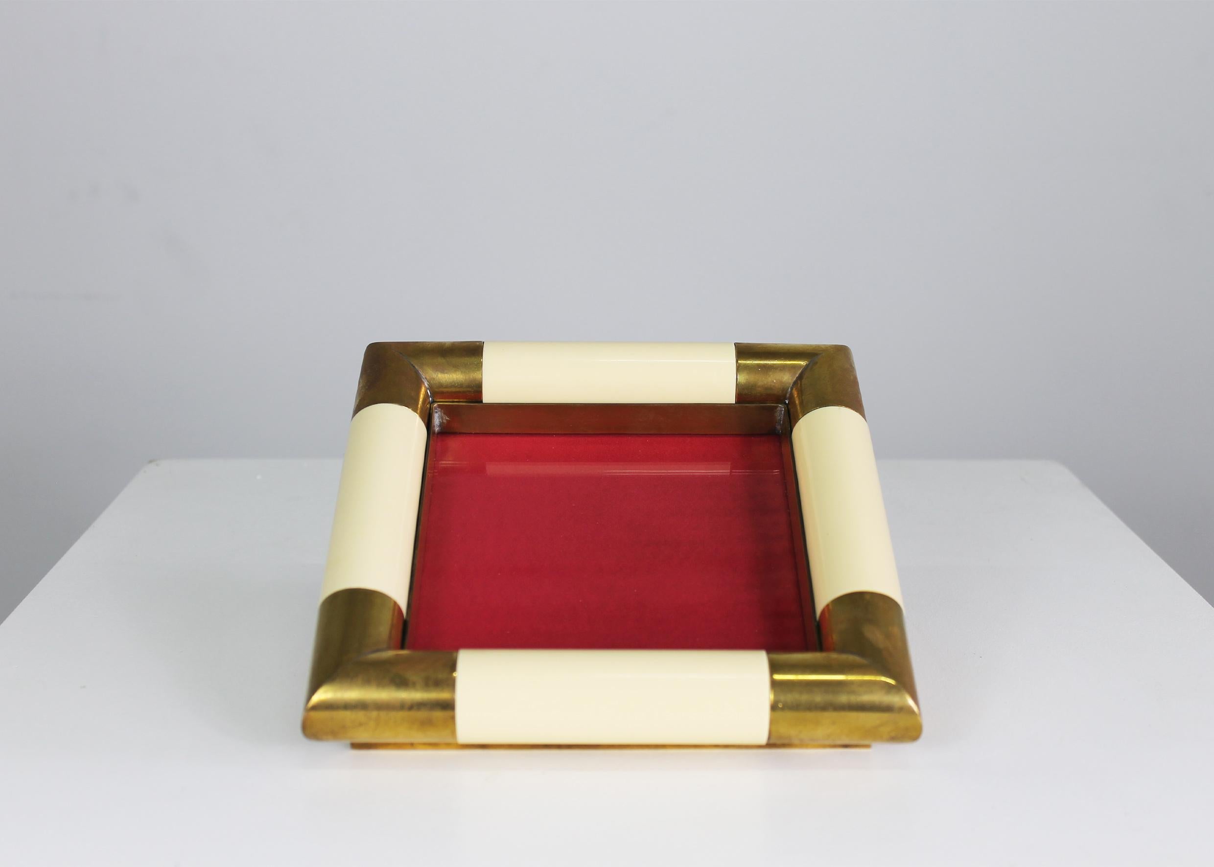 Tommaso Barbi Vide Poche Decorativo de Latón Fabricación Italiana Años 70 finales del siglo XX en venta