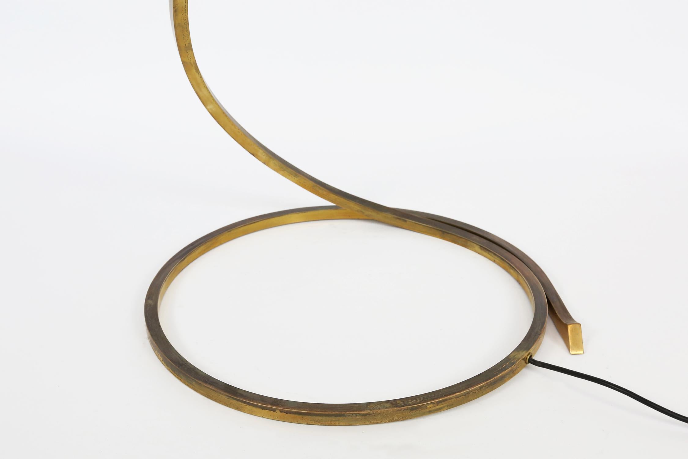 Tommaso Barbi Famous Italian Brass Leaf-Shaped “Foglia” Floor Lamp 1970s For Sale 4
