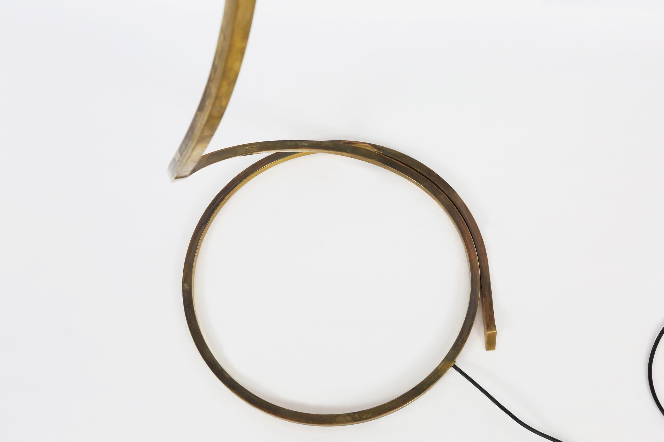 Tommaso Barbi Famous Italian Brass Leaf-Shaped “Foglia” Floor Lamp 1970s For Sale 3