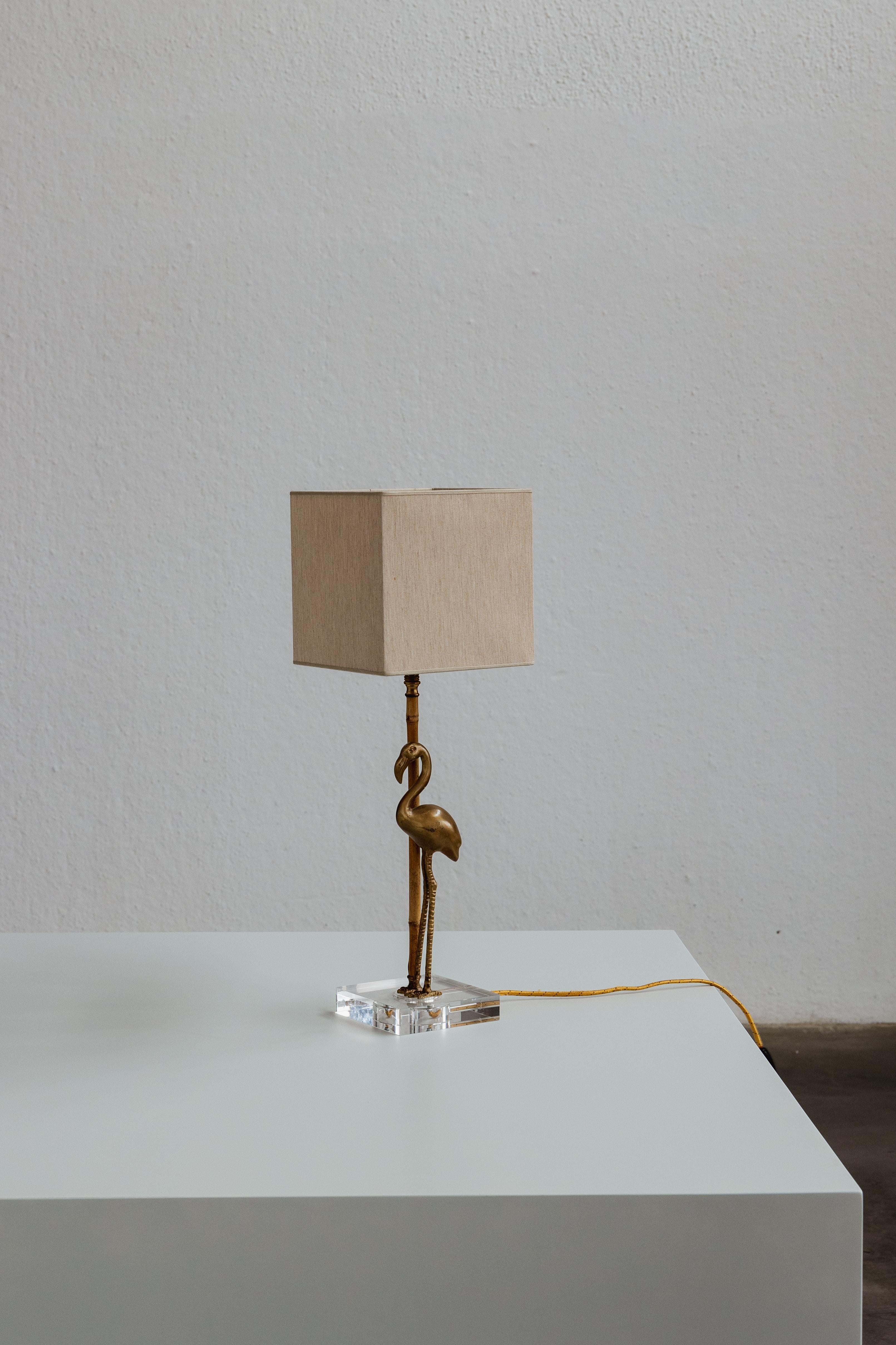 Tommaso Barbi “Flamingo” Brass Table Lamp, Italy, 1970

Tommaso Barbi, the renowned Italian designer for brass lighting, conceived the “Flamingo” lamp in 1970. This table lamp is a distinct blend, featuring a sculptural representation of a flamingo