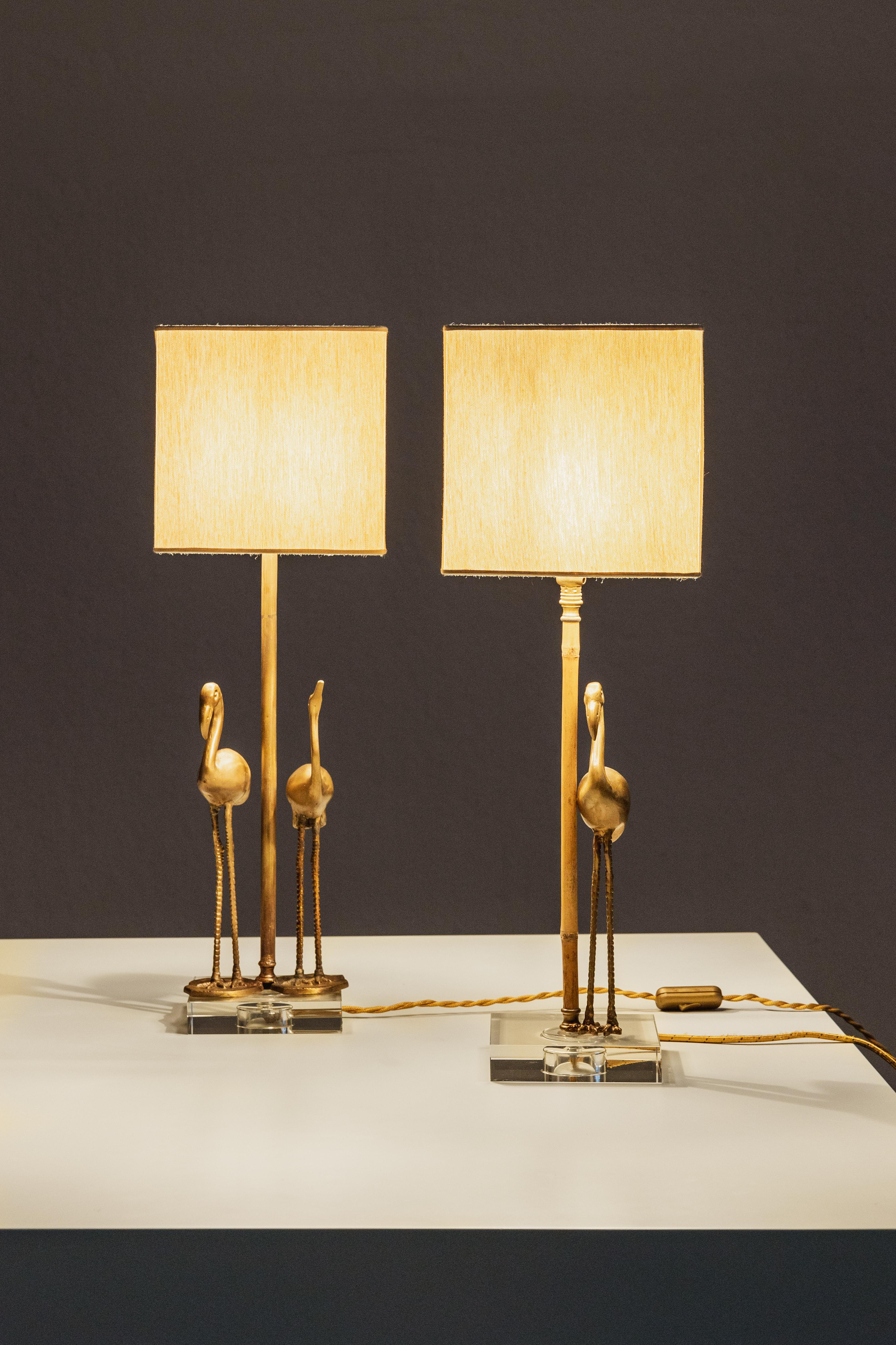 Tommaso Barbi “Flamingo” Brass Table Lamps, Italy, 1970, Set of two

Tommaso Barbi, the renowned Italian designer for brass lighting, conceived the “Flamingo” lamp in 1970. This table lamp is a distinct blend, featuring a sculptural representation