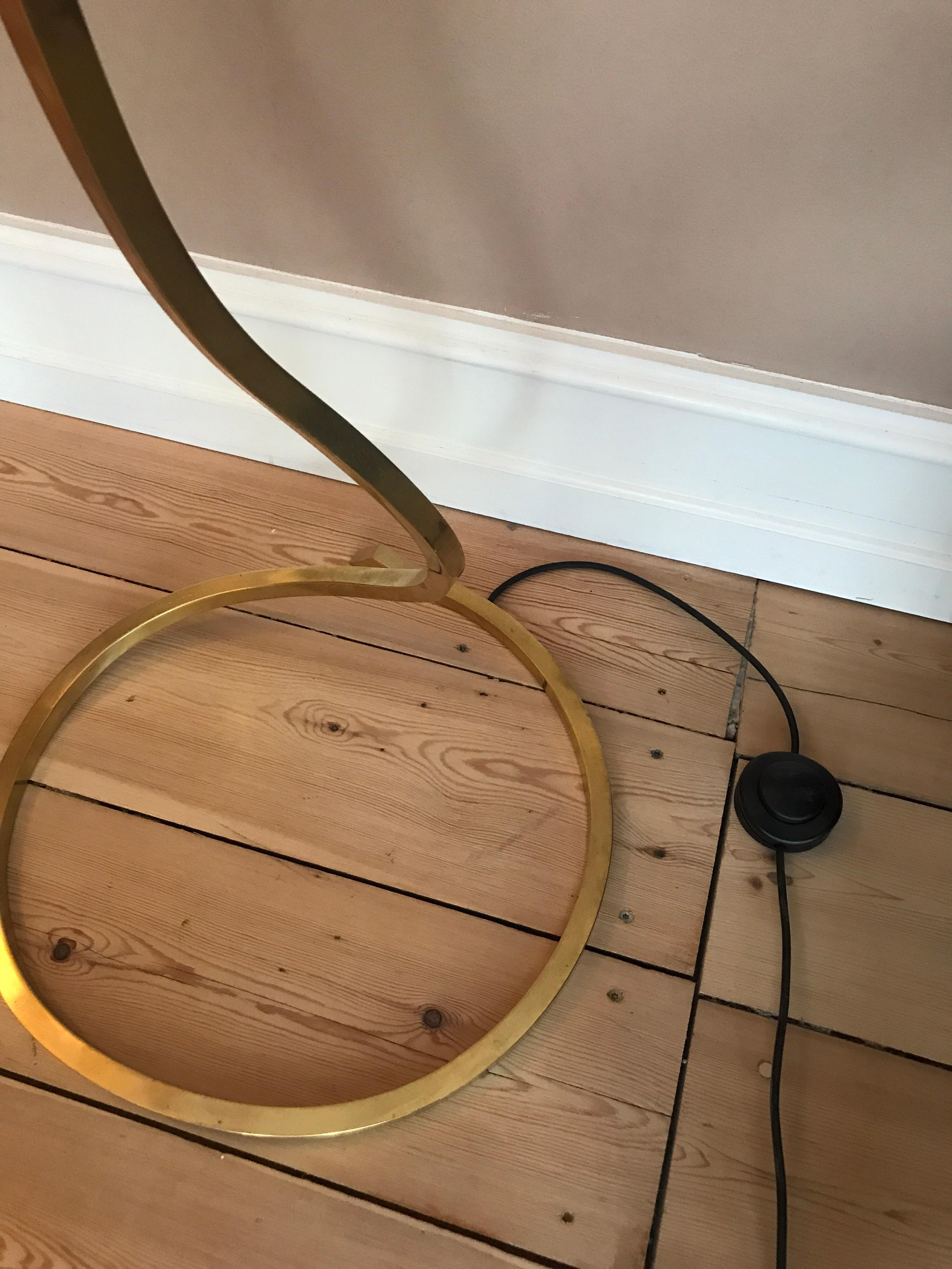 Tommaso Barbi Floor Lamp in Brass Shaped as a Leaf Italy, 1970s In Good Condition For Sale In Copenhagen, DK