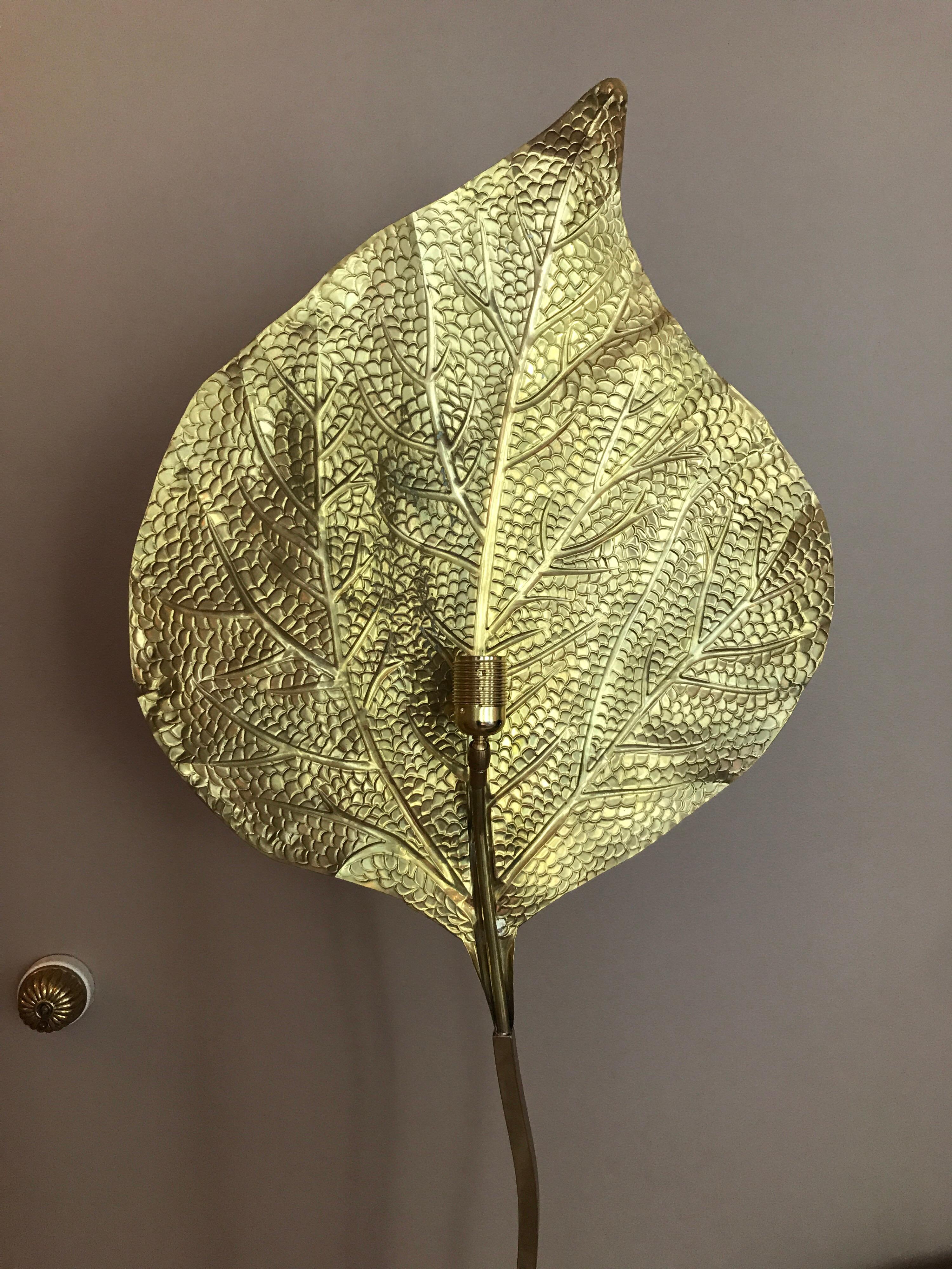 Late 20th Century Tommaso Barbi Floor Lamp in Brass Shaped as a Leaf Italy, 1970s For Sale