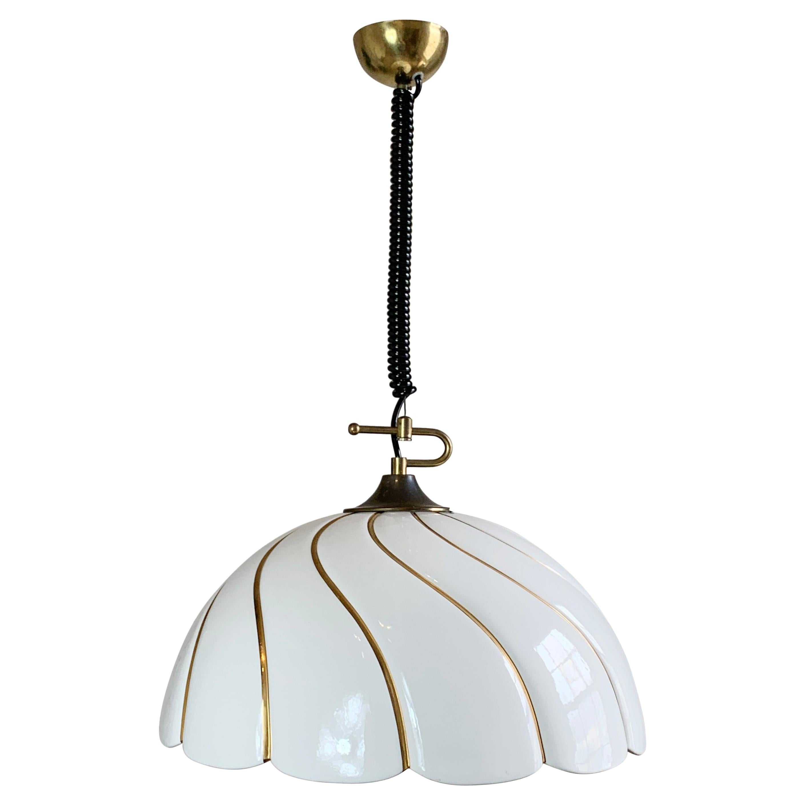 Großer weißer und goldener Keramik-Lampenschirm von Tommaso Barbi im Angebot
