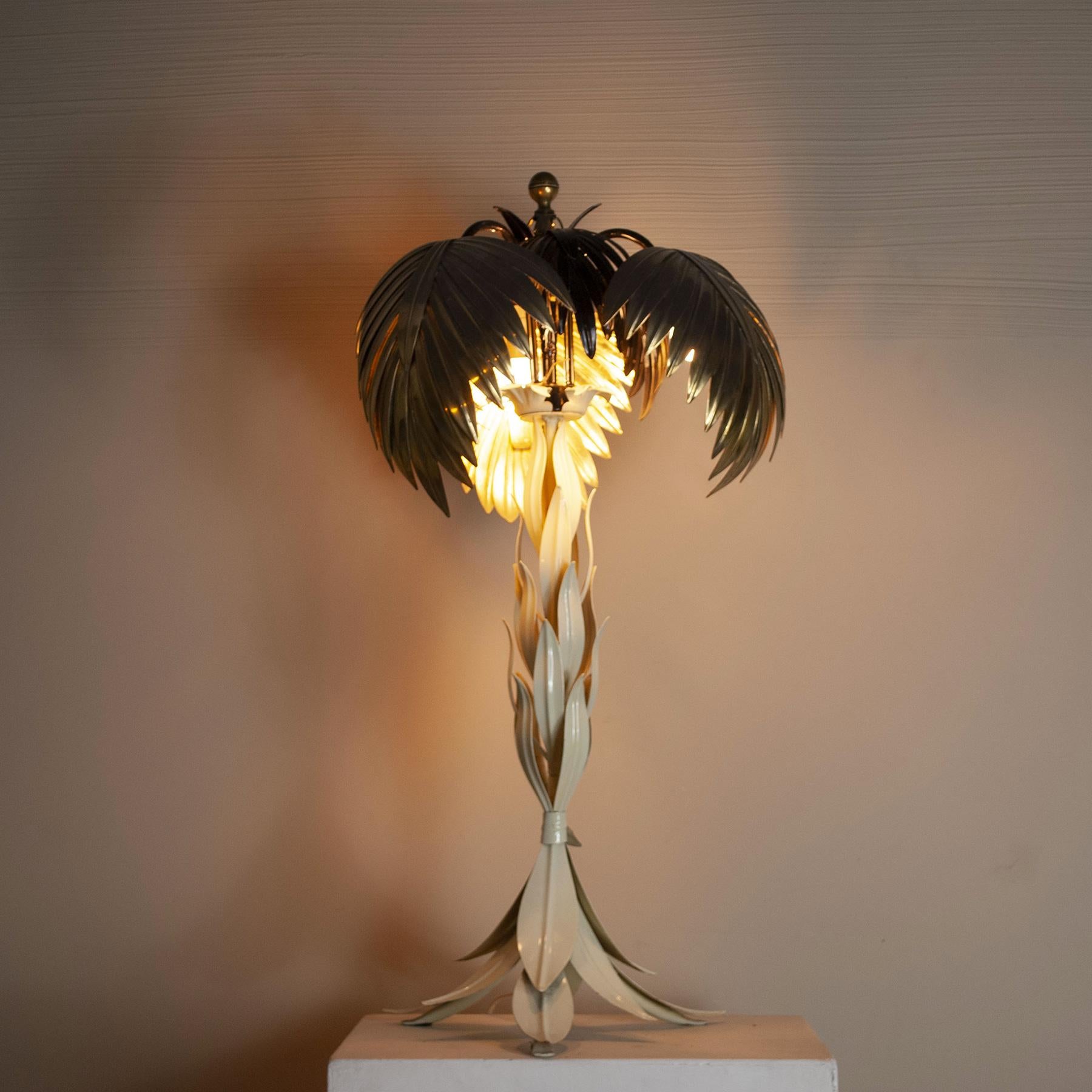 Superb 60s lamp structure in lacquered metal and brass palms in the mid-60s Tommaso Barbi style.