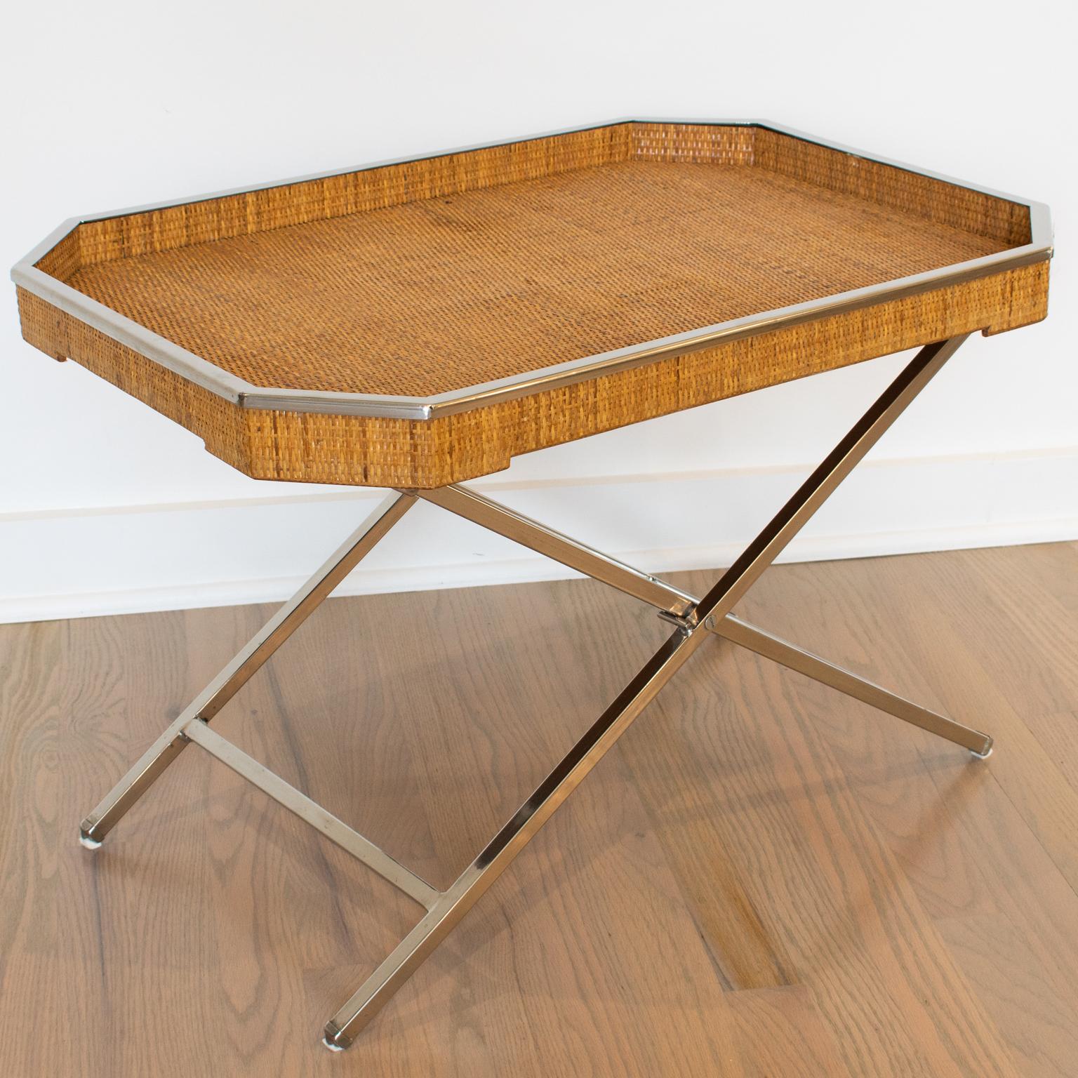 Tommaso Barbi Italy Folding Tray Table in Wicker and Chrome, circa 1970 in vendita 8