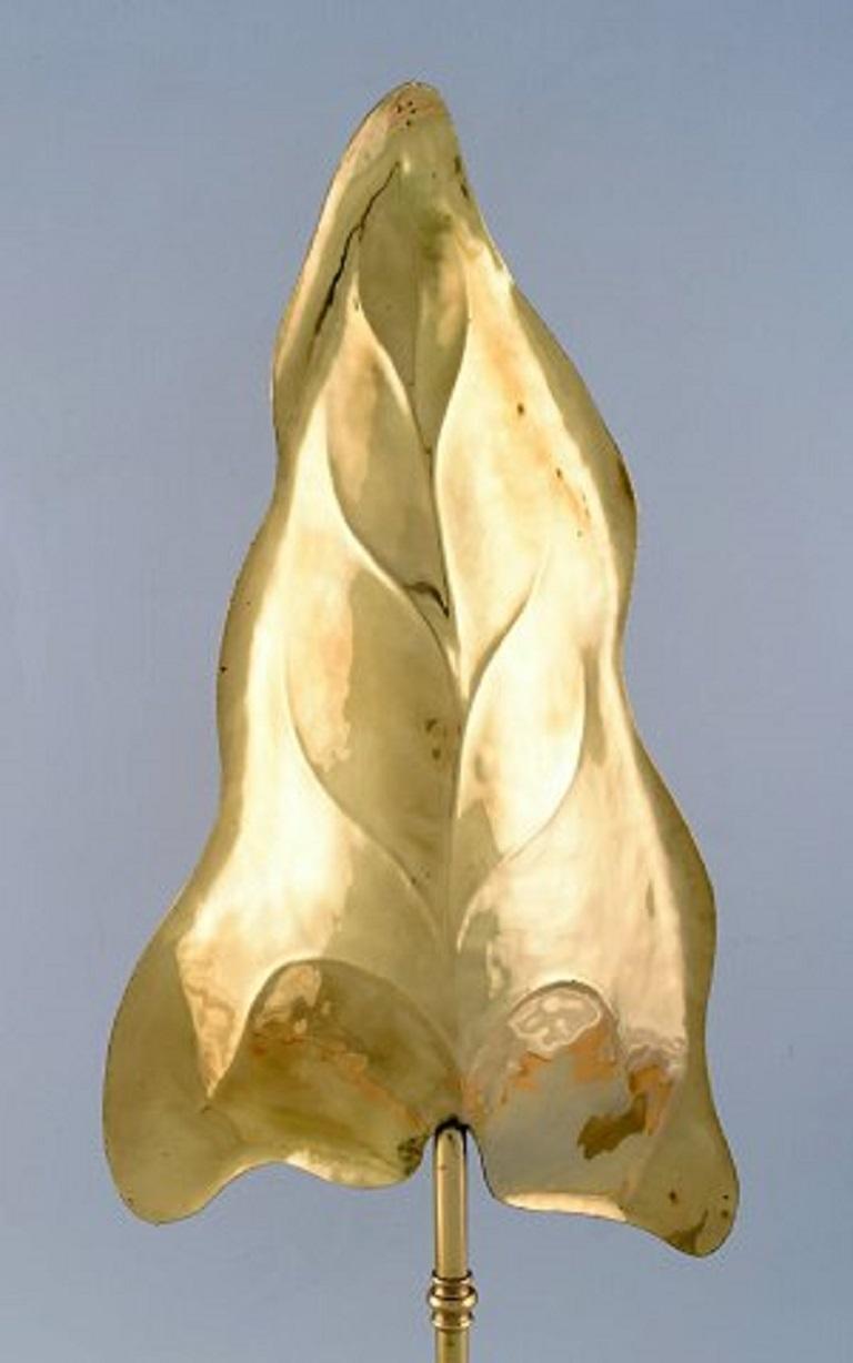 Tommaso Barbi, Italy, Leaf-Shaped Table Lamp in Brass, Mid-20th Century In Good Condition In Copenhagen, DK