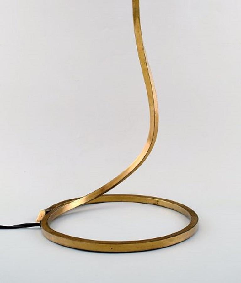 Tommaso Barbi, Italy, Leaf-Shaped Table Lamp in Brass, Mid-20th Century In Good Condition In Copenhagen, DK