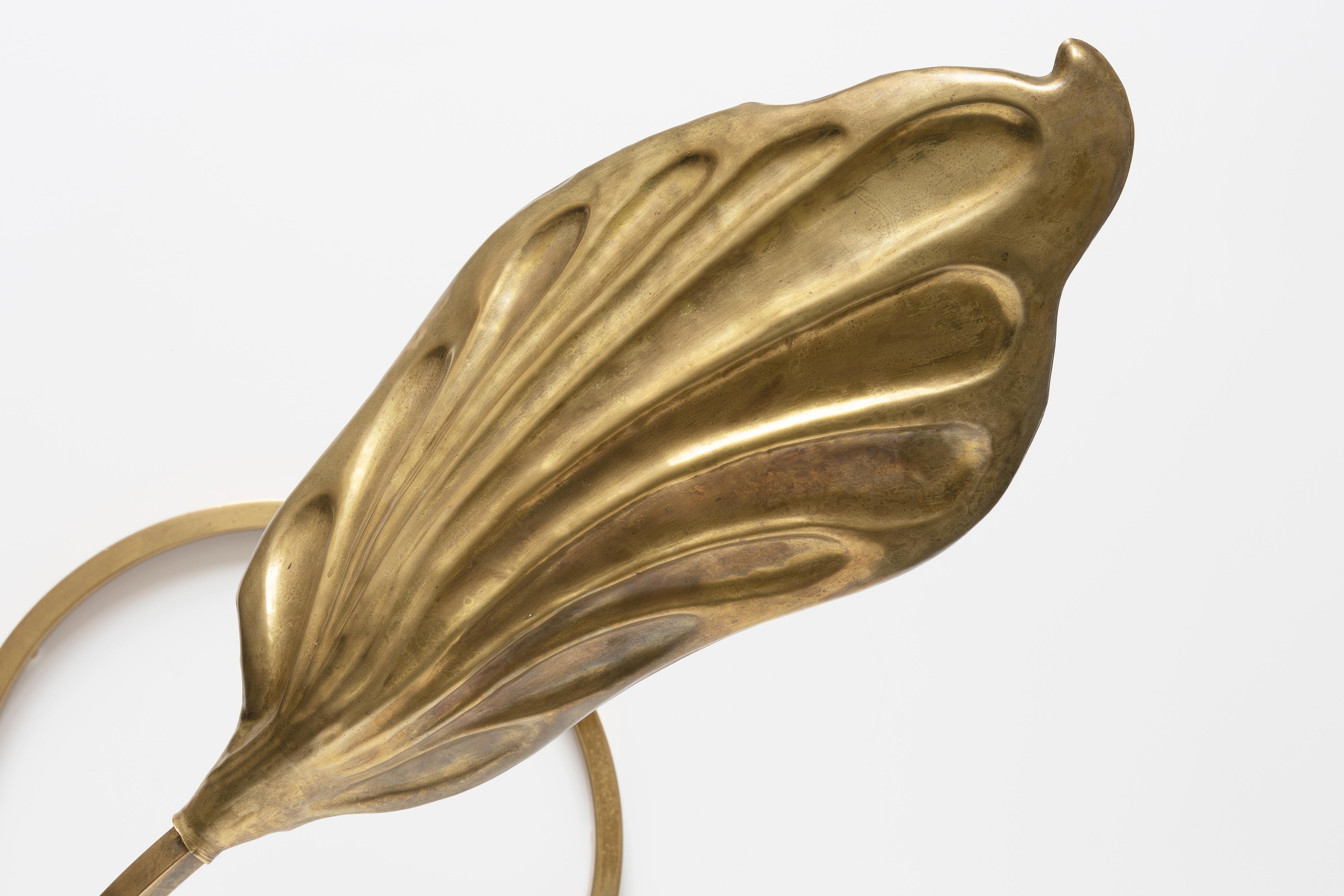 Tommaso Barbi, Vintage Italian Design, Single Leaf Brass Table Lamp 1970s For Sale 5
