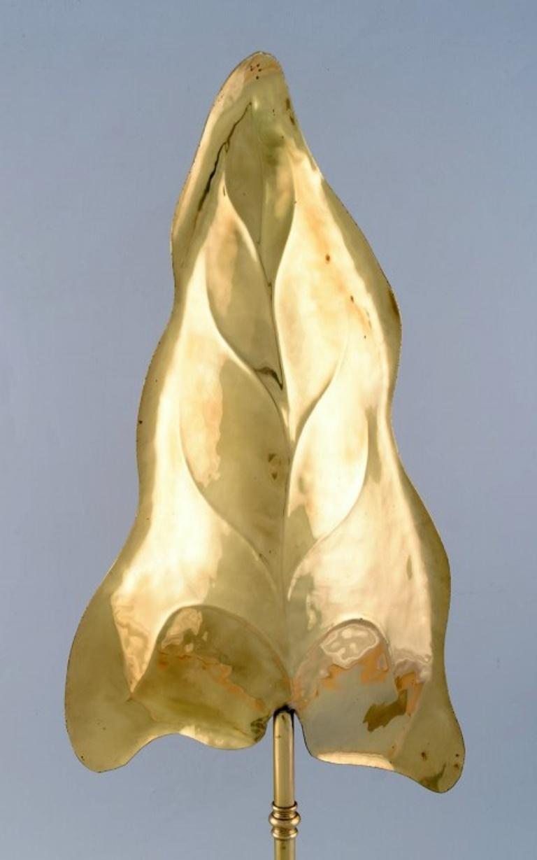 Tommaso Barbi, Leaf-Shaped Table Lamp in Brass, Mid-20th Century For Sale 1