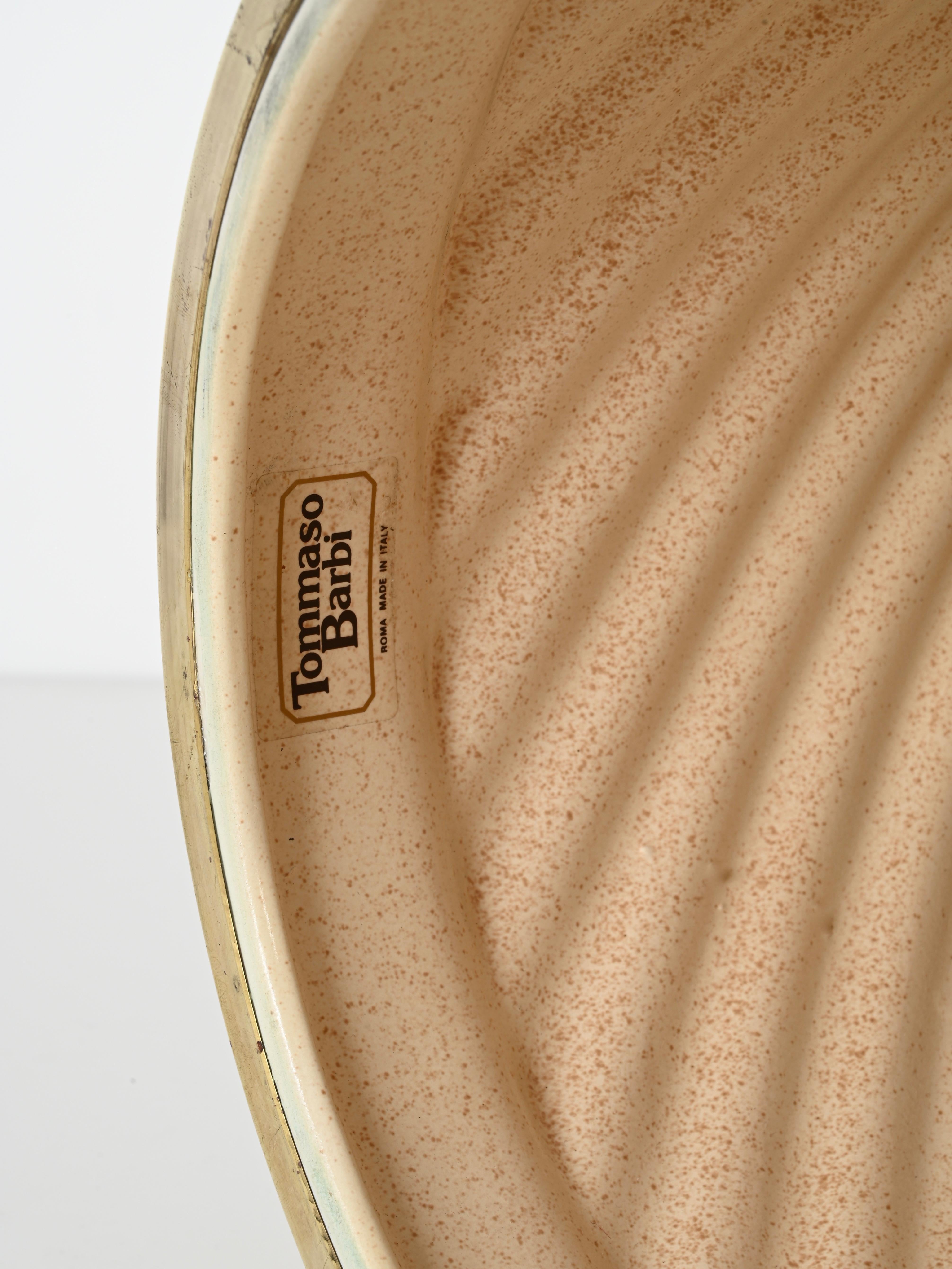 Tommaso Barbi Lampada da tavolo italiana di metà secolo in ceramica beige e ottone, anni '70 1