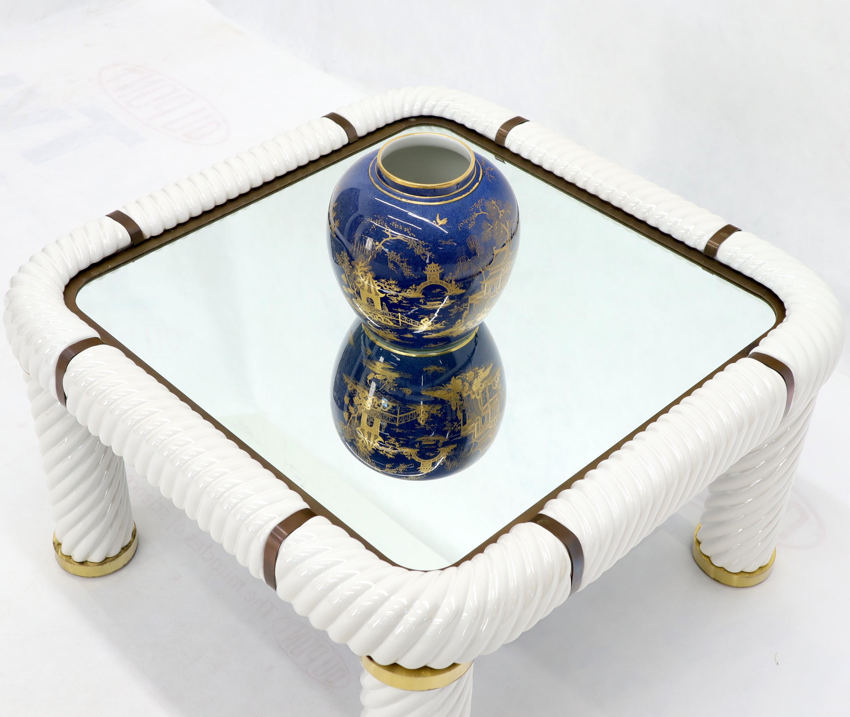Tommaso Barbi Table d'appoint carrée en porcelaine:: style italien du milieu du siècle dernier en vente 5