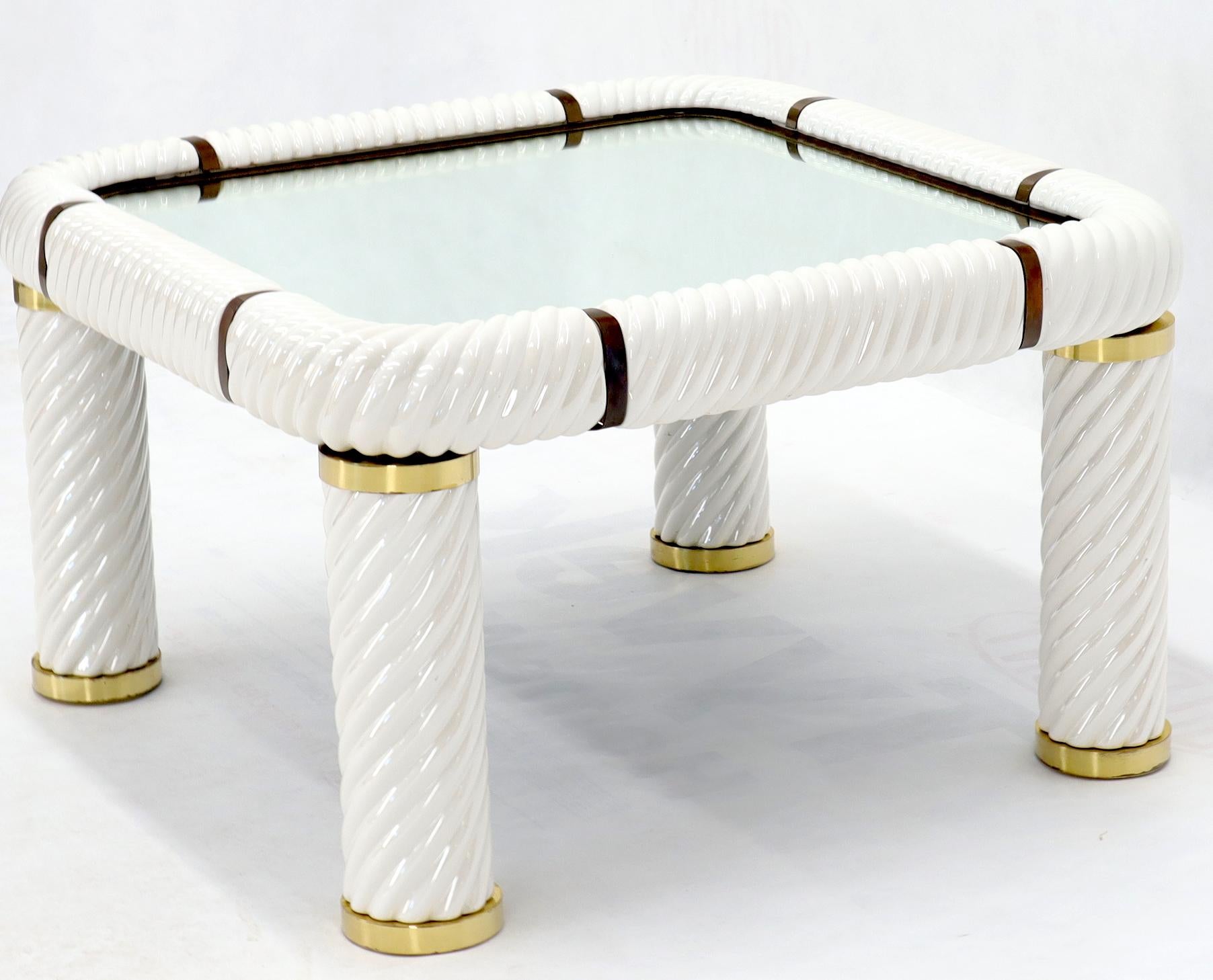 Mid-Century Modern Tommaso Barbi Table d'appoint carrée en porcelaine:: style italien du milieu du siècle dernier en vente