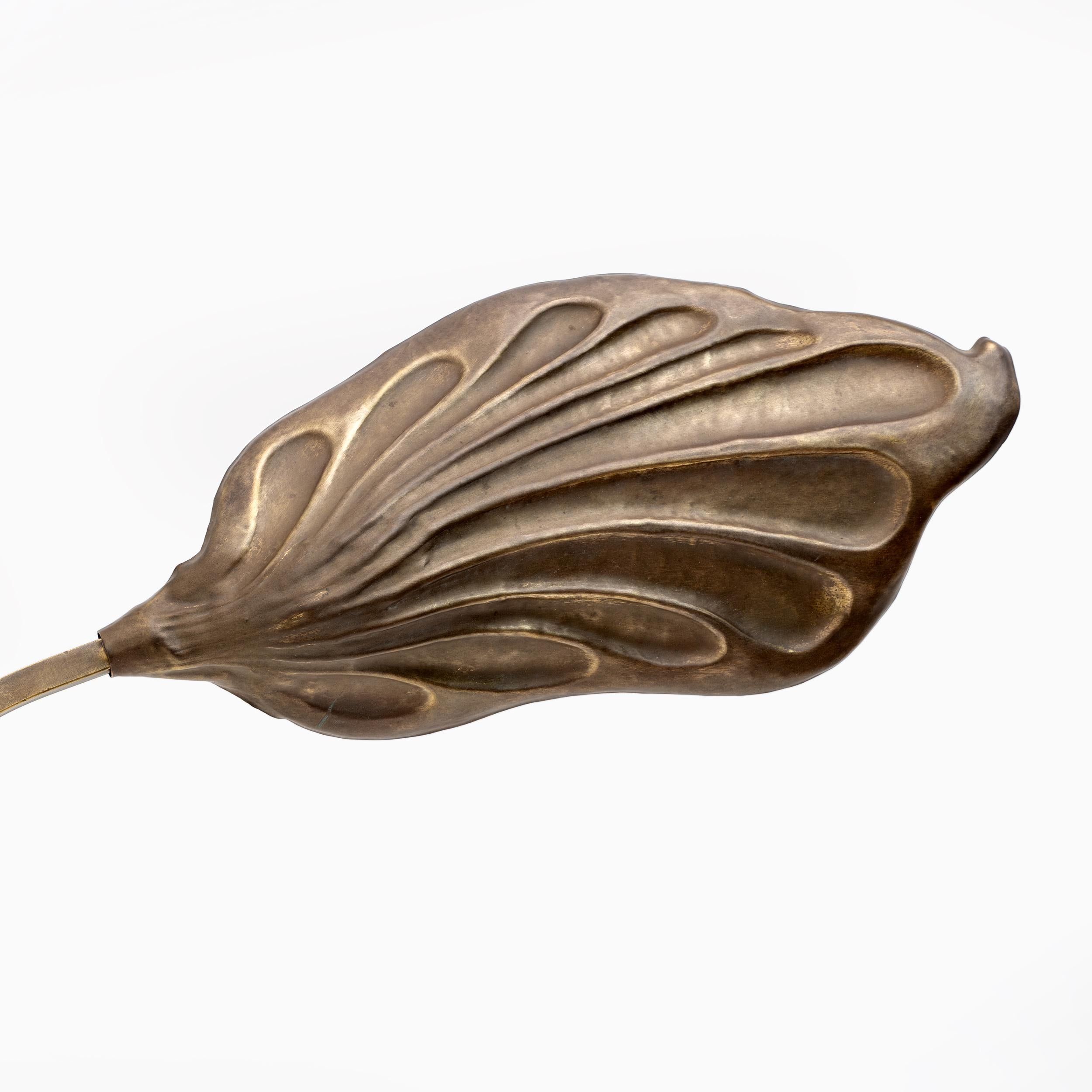 Tommaso Barbi Lampe de table à feuilles en laiton, modernité du milieu du siècle, Bottega Gadda, années 1960 en vente 2