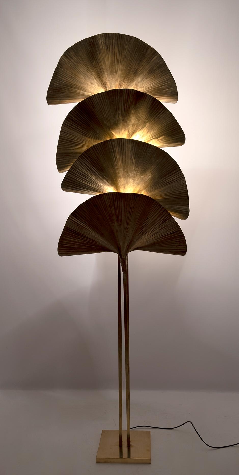 Mid-Century Modern Tommaso Barbi lampadaire italien en laiton rose mi-siècle moderne, 1970 en vente