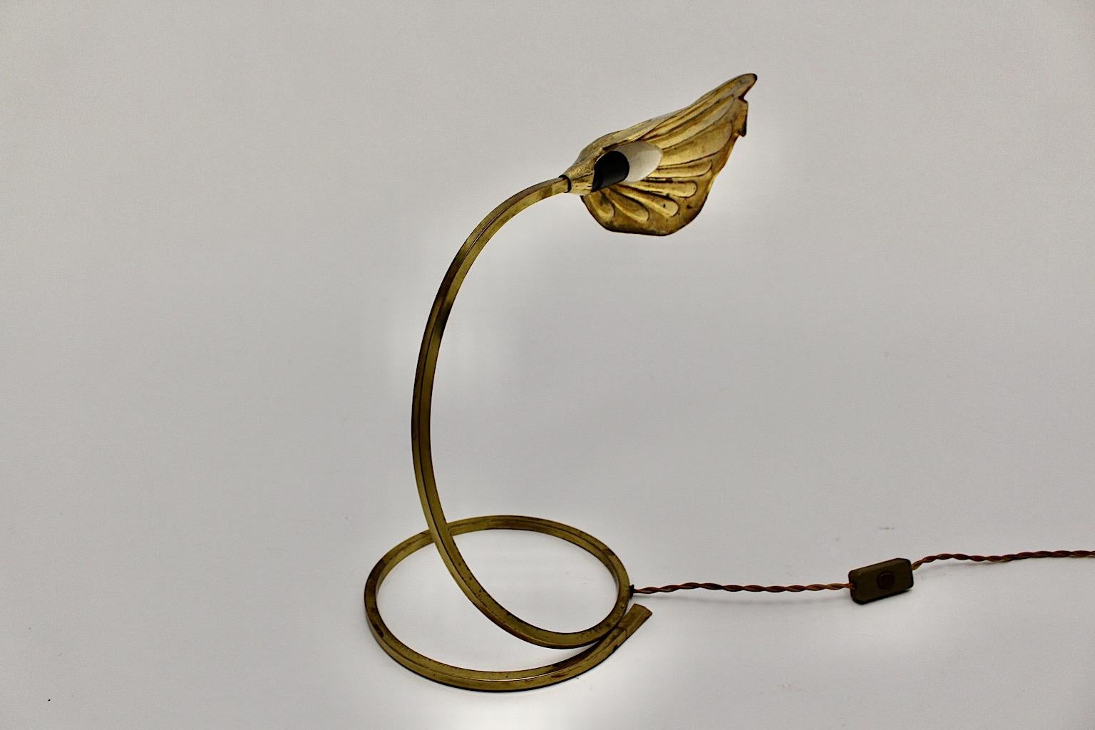 Tommaso Barbi Mid-Century Modern Vintage Brass Leaf Desk Lamp, 1970s, Italy For Sale 2