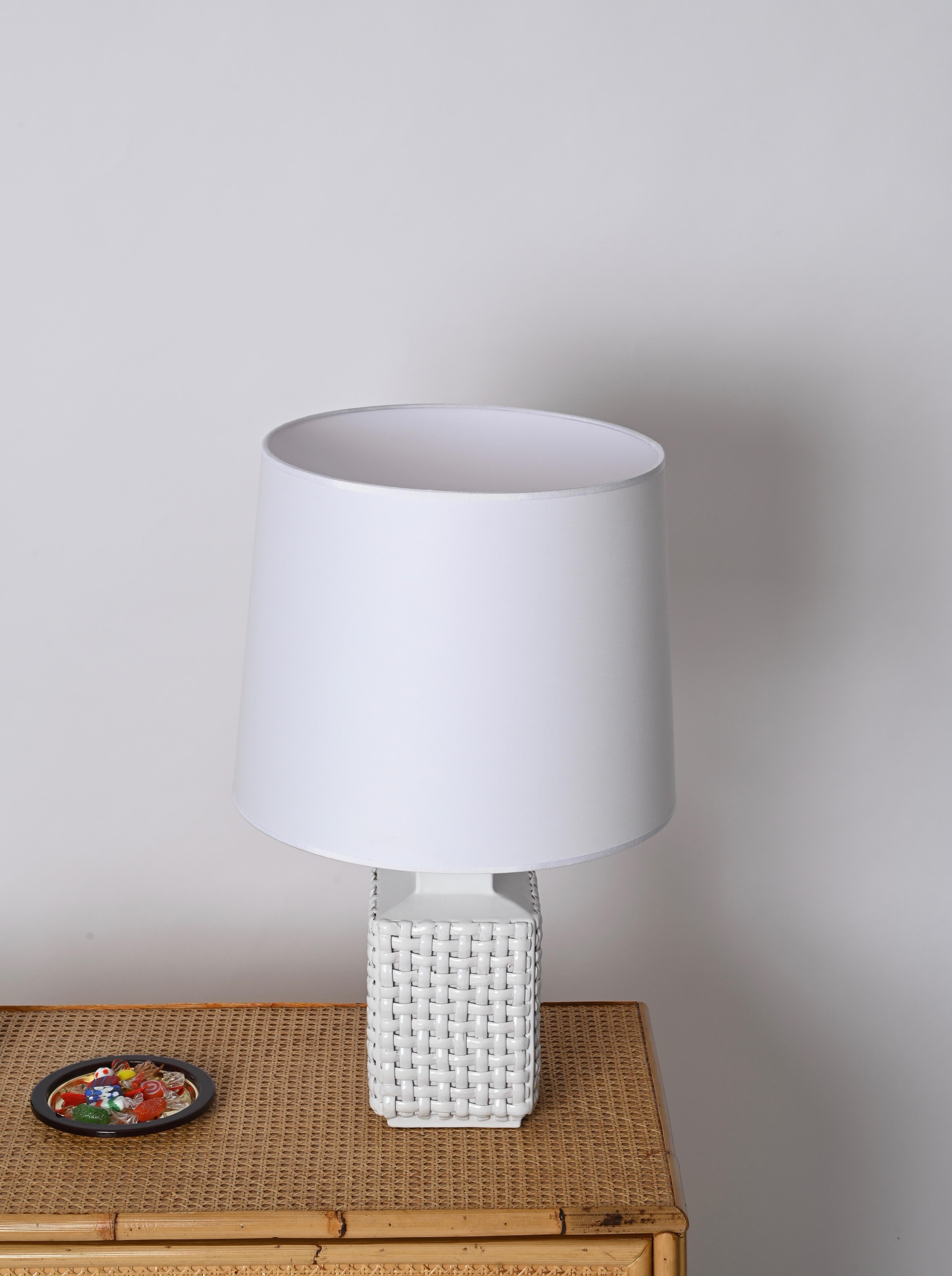 Lampada da tavolo italiana di Tommaso Barbi in ceramica bianca smaltata del Medioevo, anni '70 in vendita 4