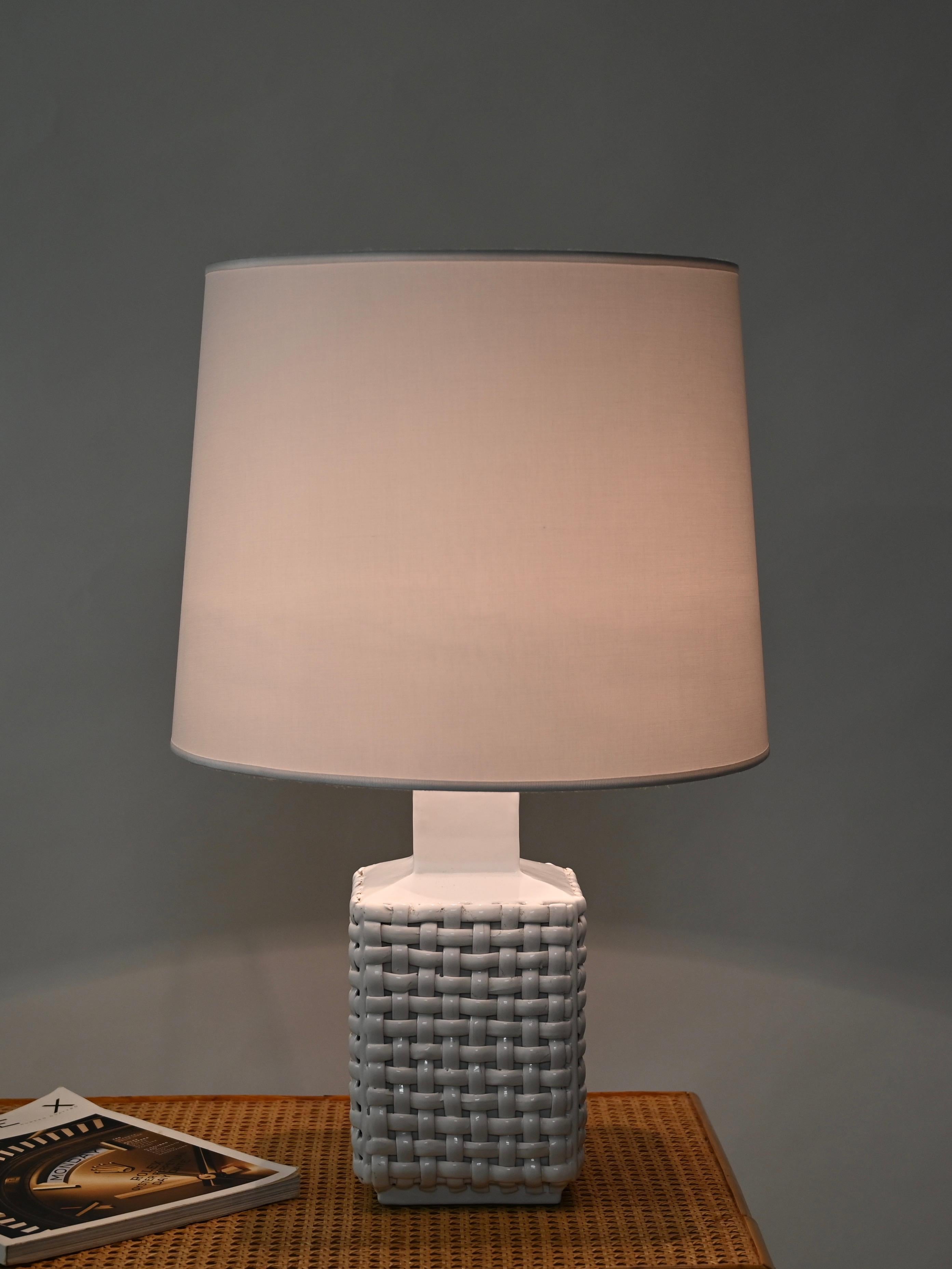 Lampada da tavolo italiana di Tommaso Barbi in ceramica bianca smaltata del Medioevo, anni '70 in vendita 5
