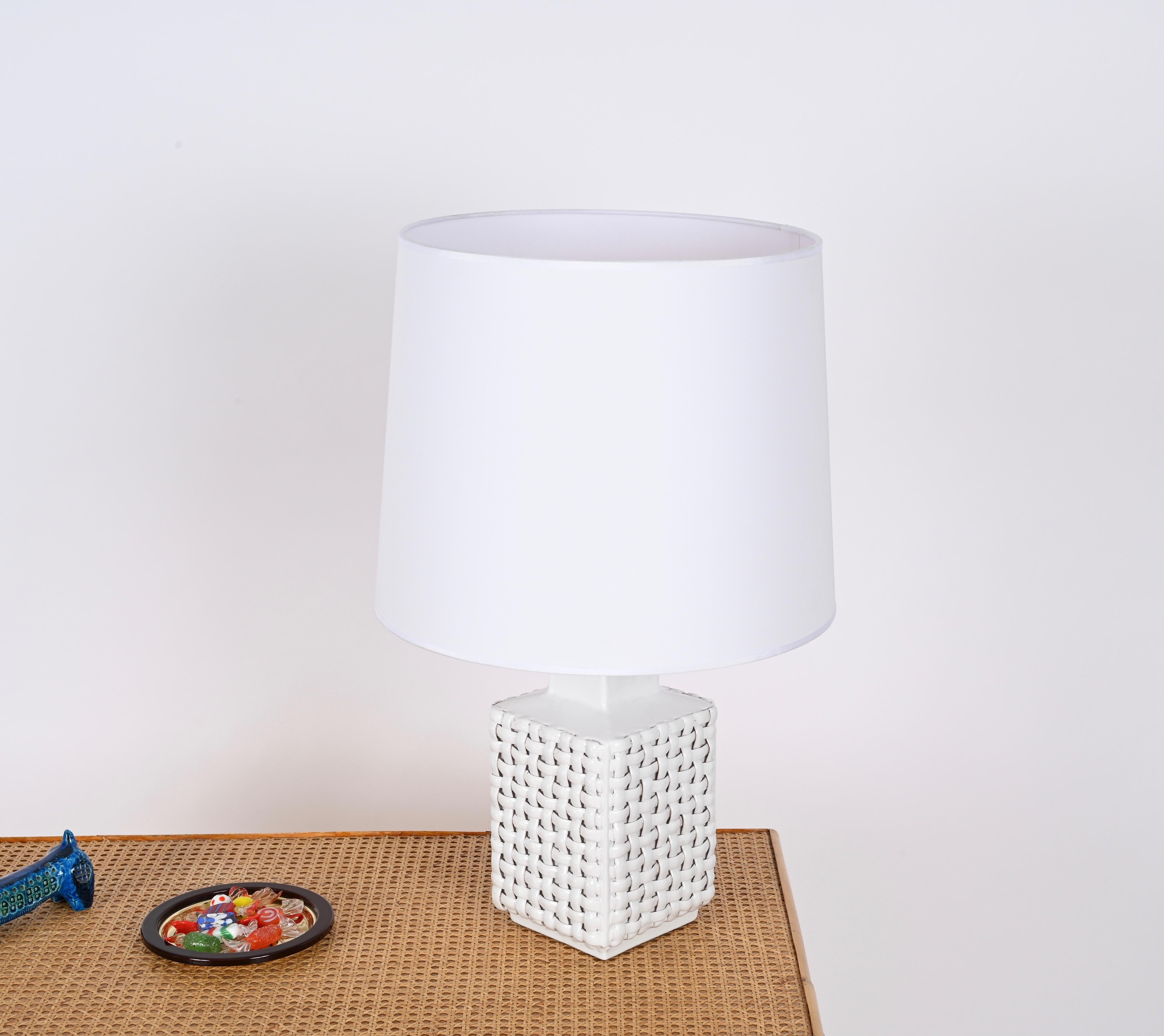 Lampada da tavolo italiana di Tommaso Barbi in ceramica bianca smaltata del Medioevo, anni '70 in vendita 6