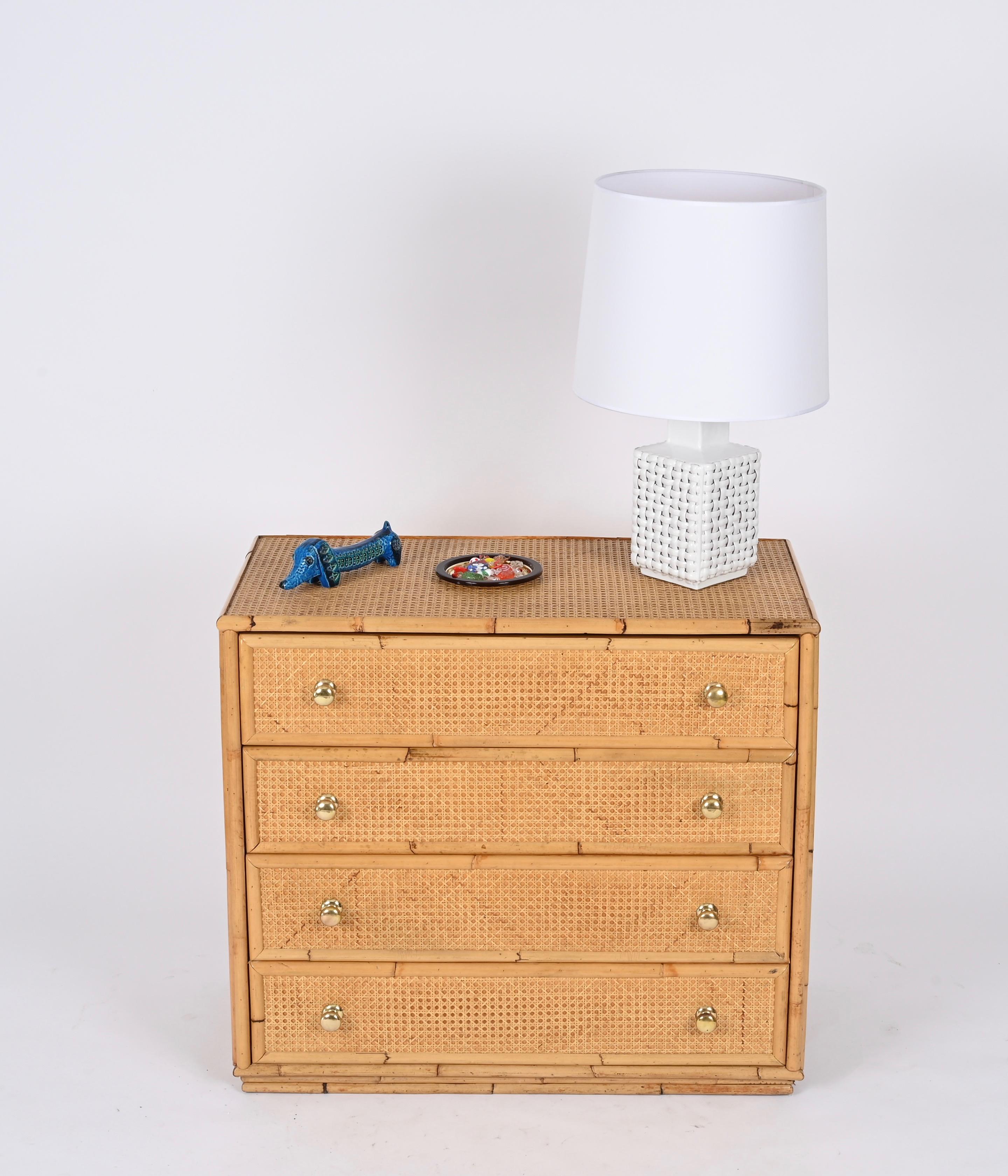 Italiano Lampada da tavolo italiana di Tommaso Barbi in ceramica bianca smaltata del Medioevo, anni '70 in vendita