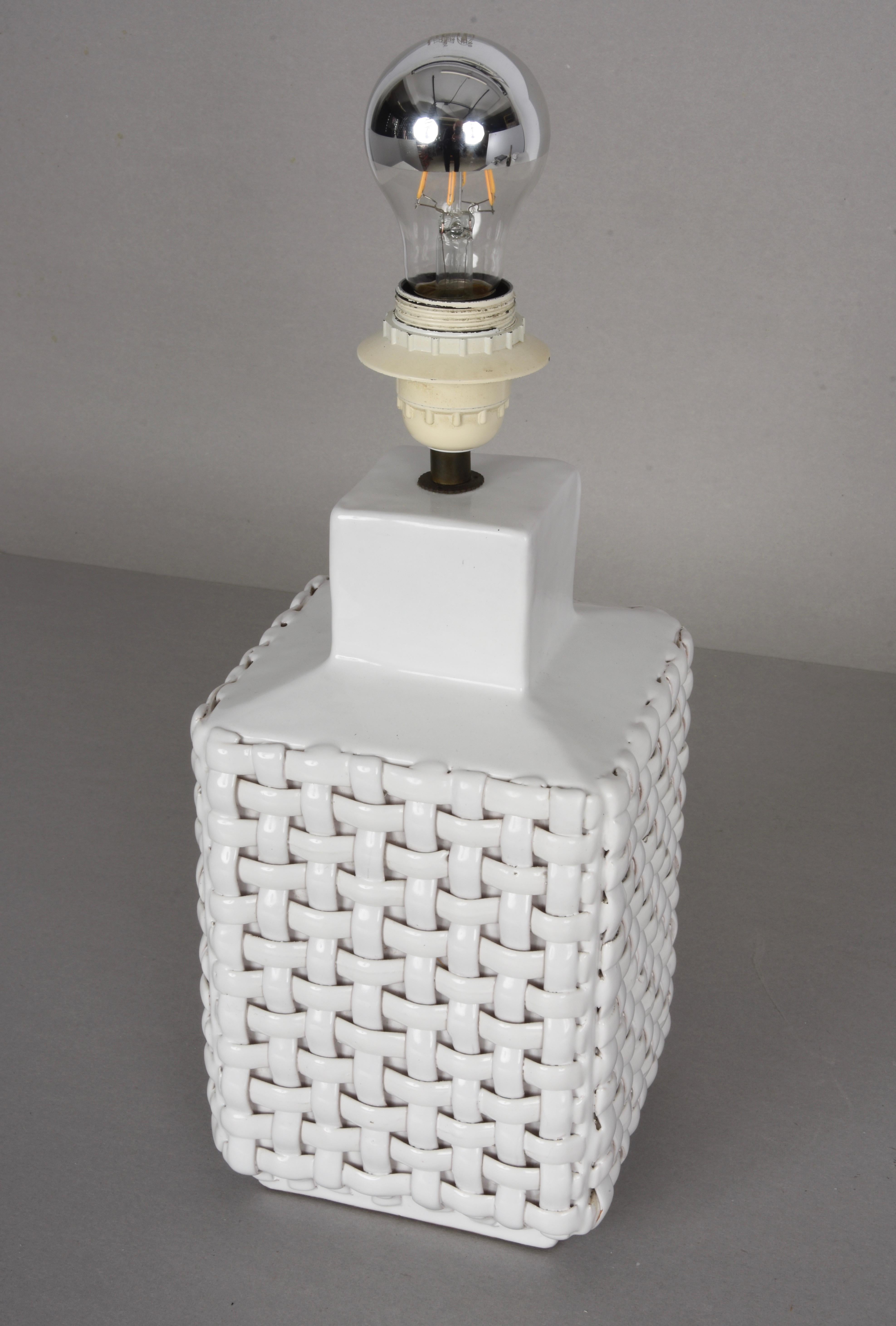 Late 20th Century Tommaso Barbi Midcentury Glazed White Ceramic Italian Table Lamp, 1970s For Sale