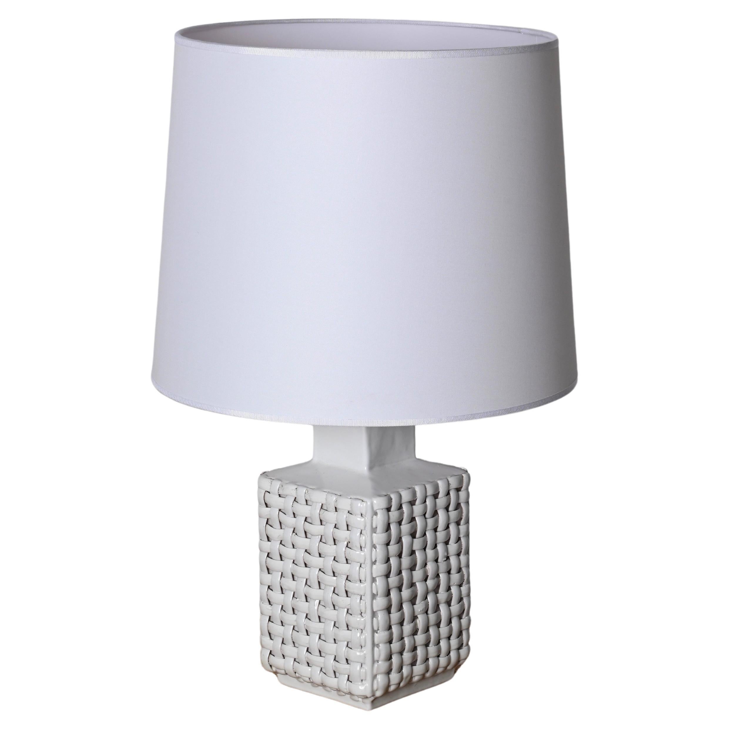 Lampada da tavolo italiana di Tommaso Barbi in ceramica bianca smaltata del Medioevo, anni '70