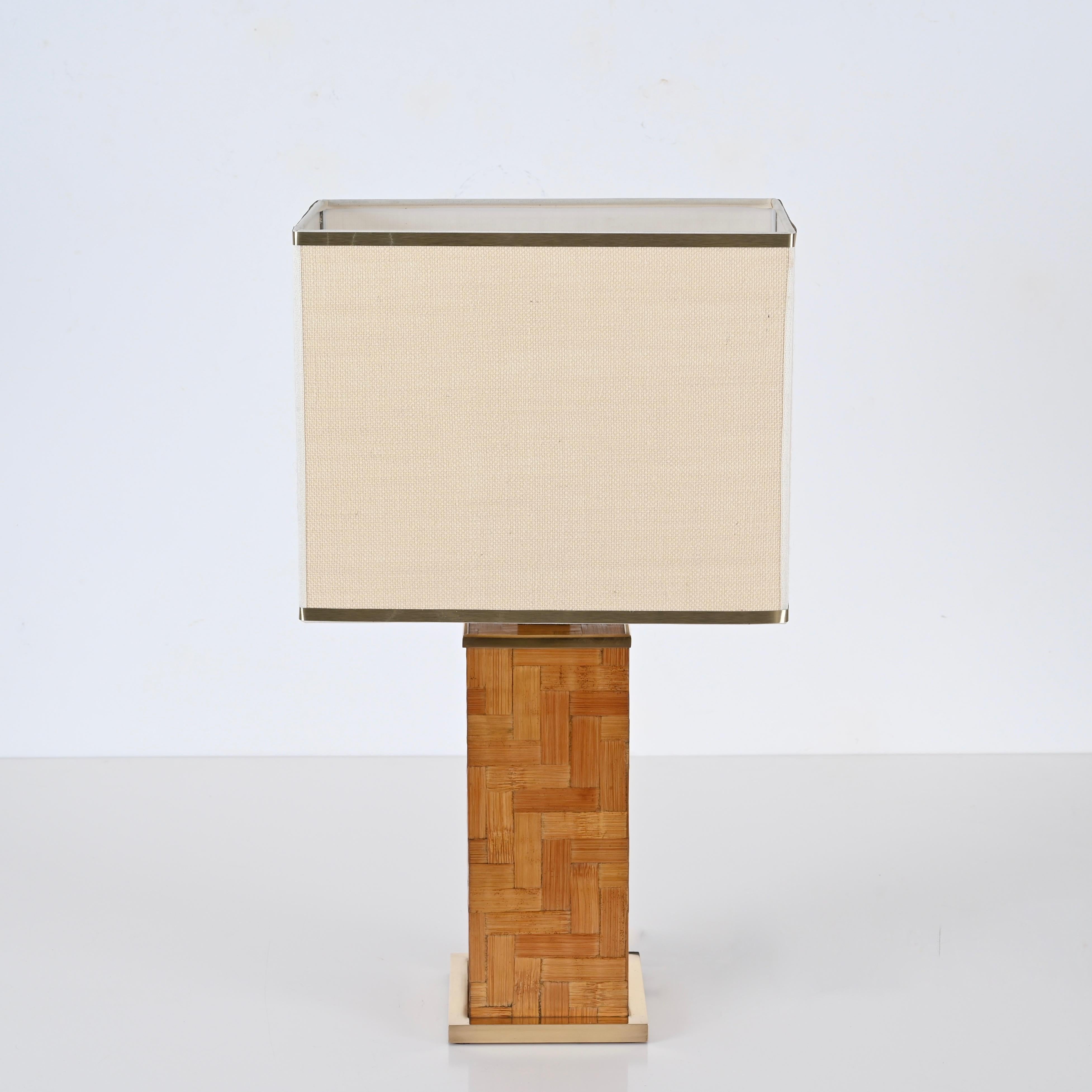Hand-Crafted Tommaso Barbi Midcentury Italian Brass and Rattan Square Table Lamp, 1970s For Sale