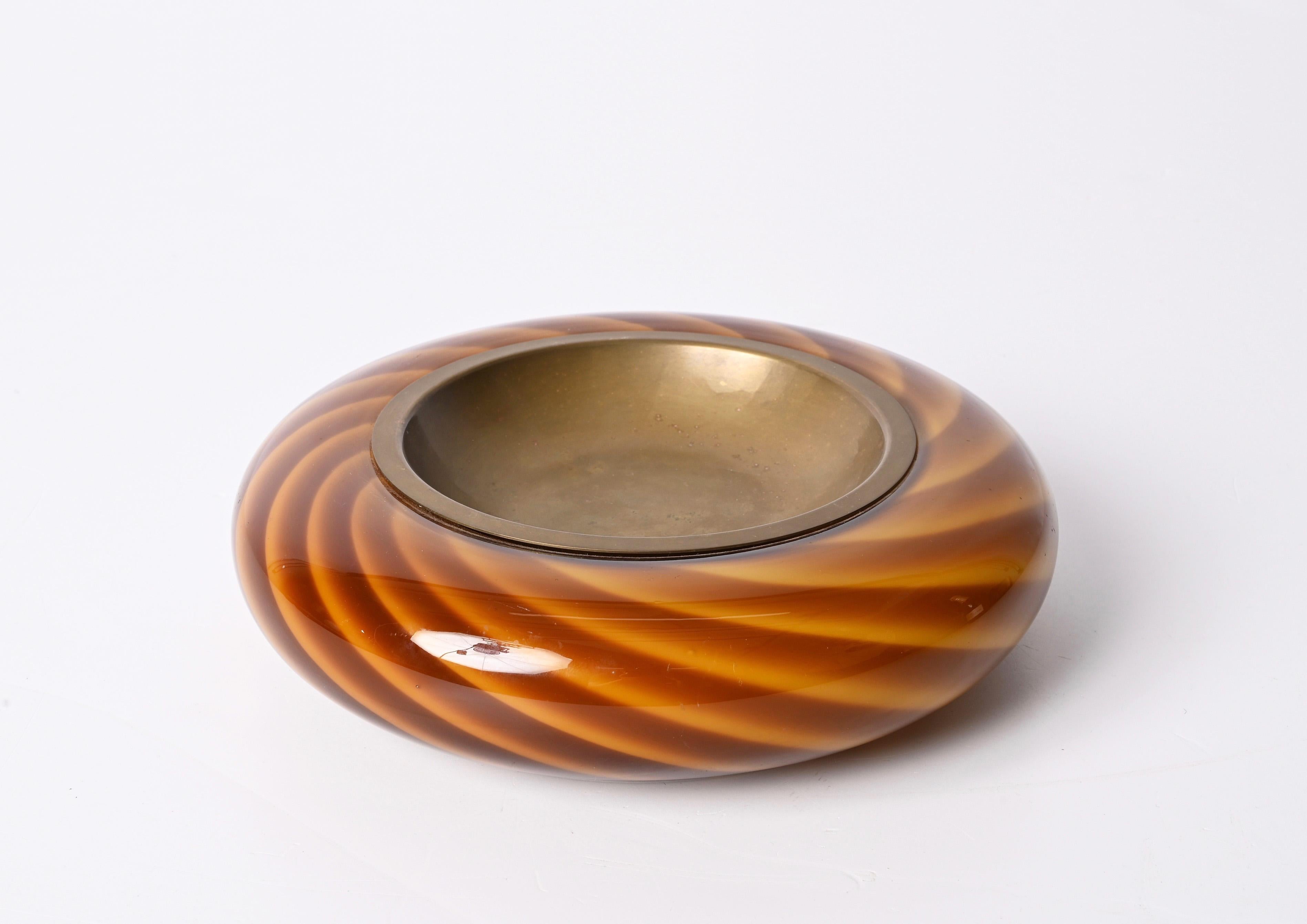 Tommaso Barbi Midcentury Murano Glass and Brass Round Italian Ashtray, 1970s 9