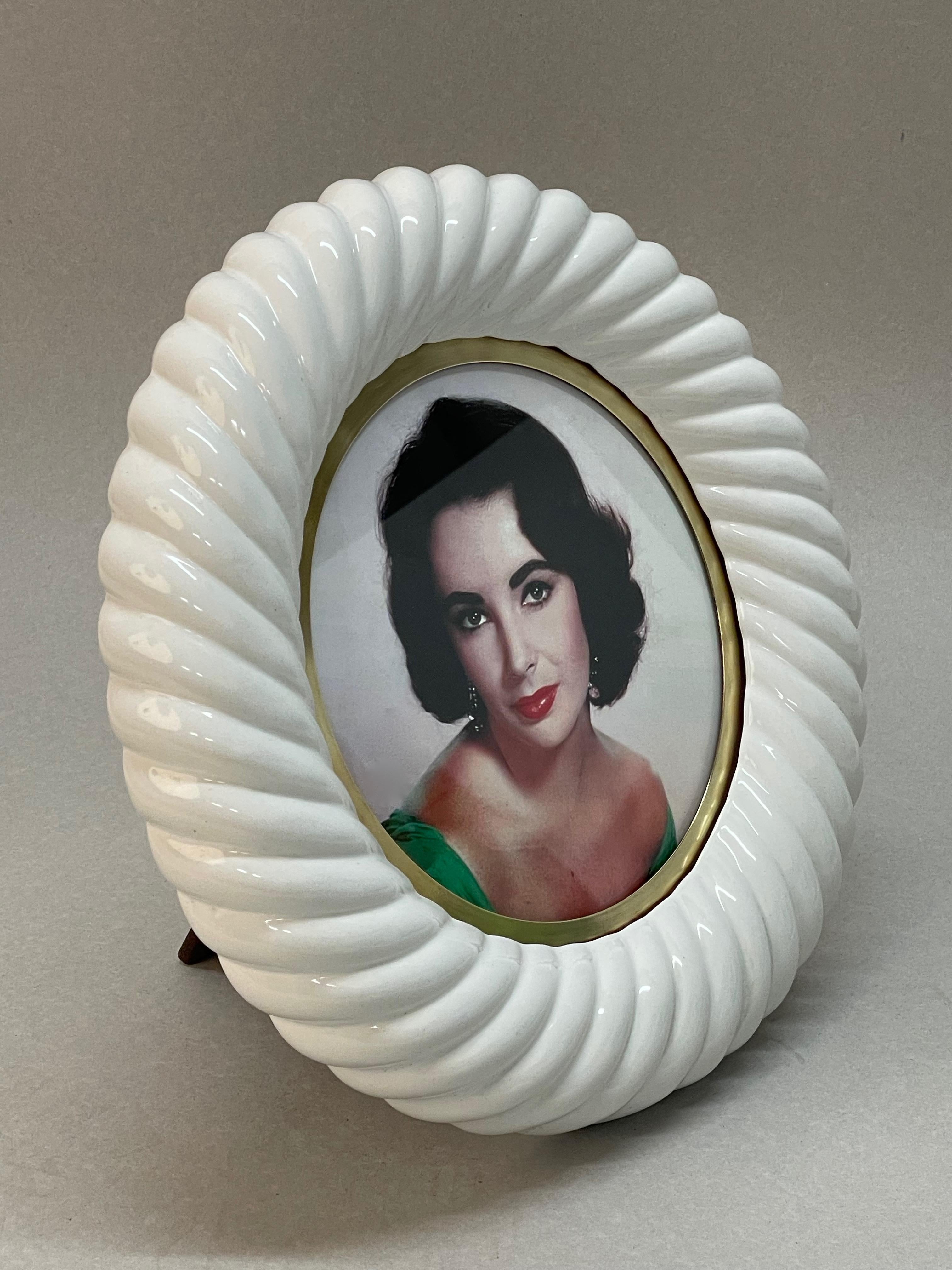 Tommaso Barbi Midcentury White Ceramic and Brass Italian Picture Frame, 1970s For Sale 11