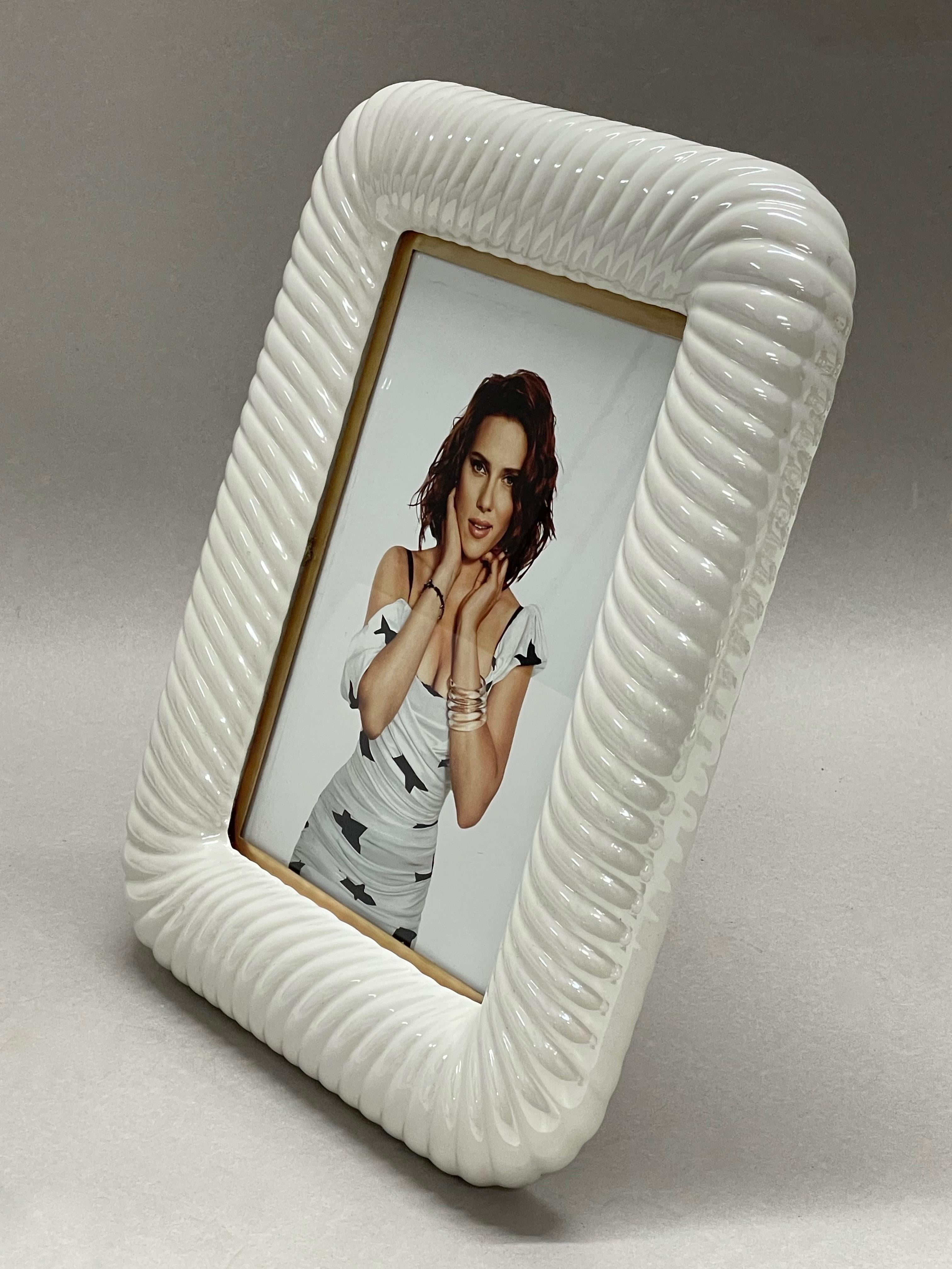 Tommaso Barbi Midcentury White Ceramic and Brass Italian Picture Frame, 1970s For Sale 12