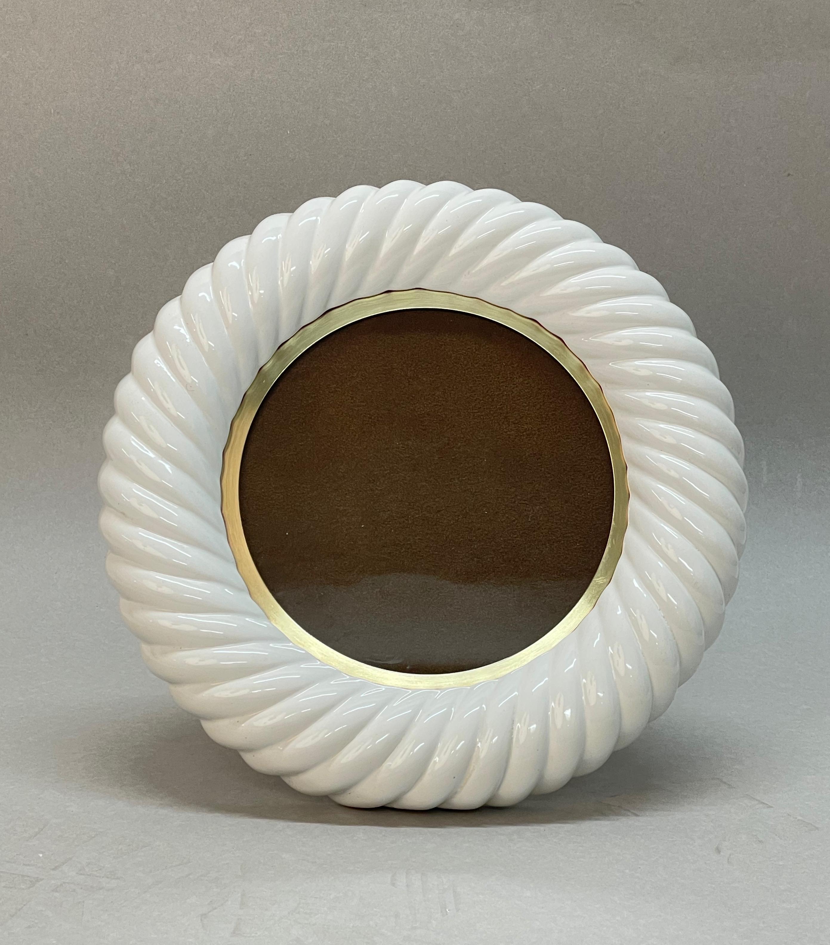 Tommaso Barbi Midcentury White Ceramic and Brass Italian Picture Frame, 1970s For Sale 1
