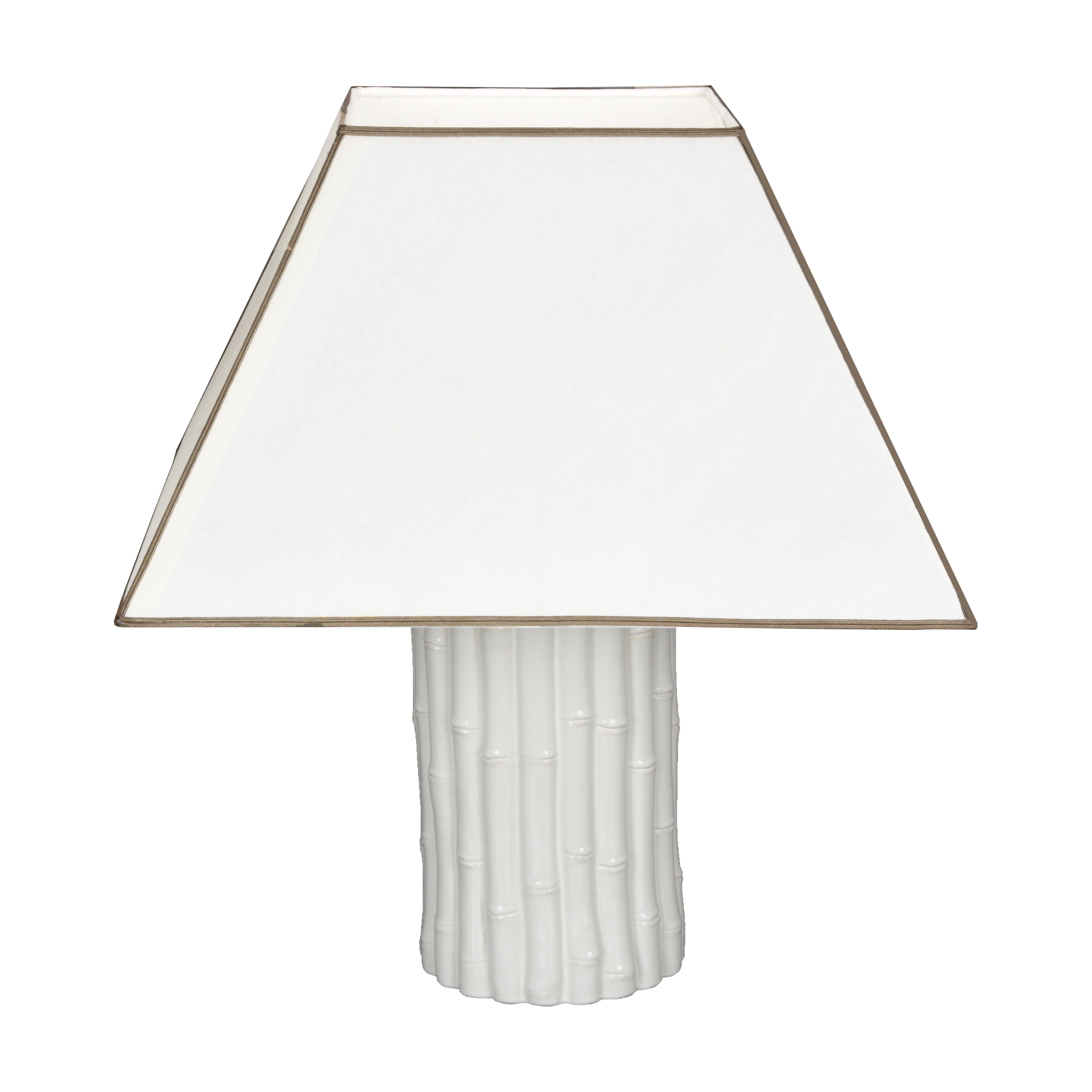 Tommaso Barbi Midcentury White Ceramic and Faux Bamboo Italian Table Lamp, 1970s In Good Condition For Sale In Roma, IT