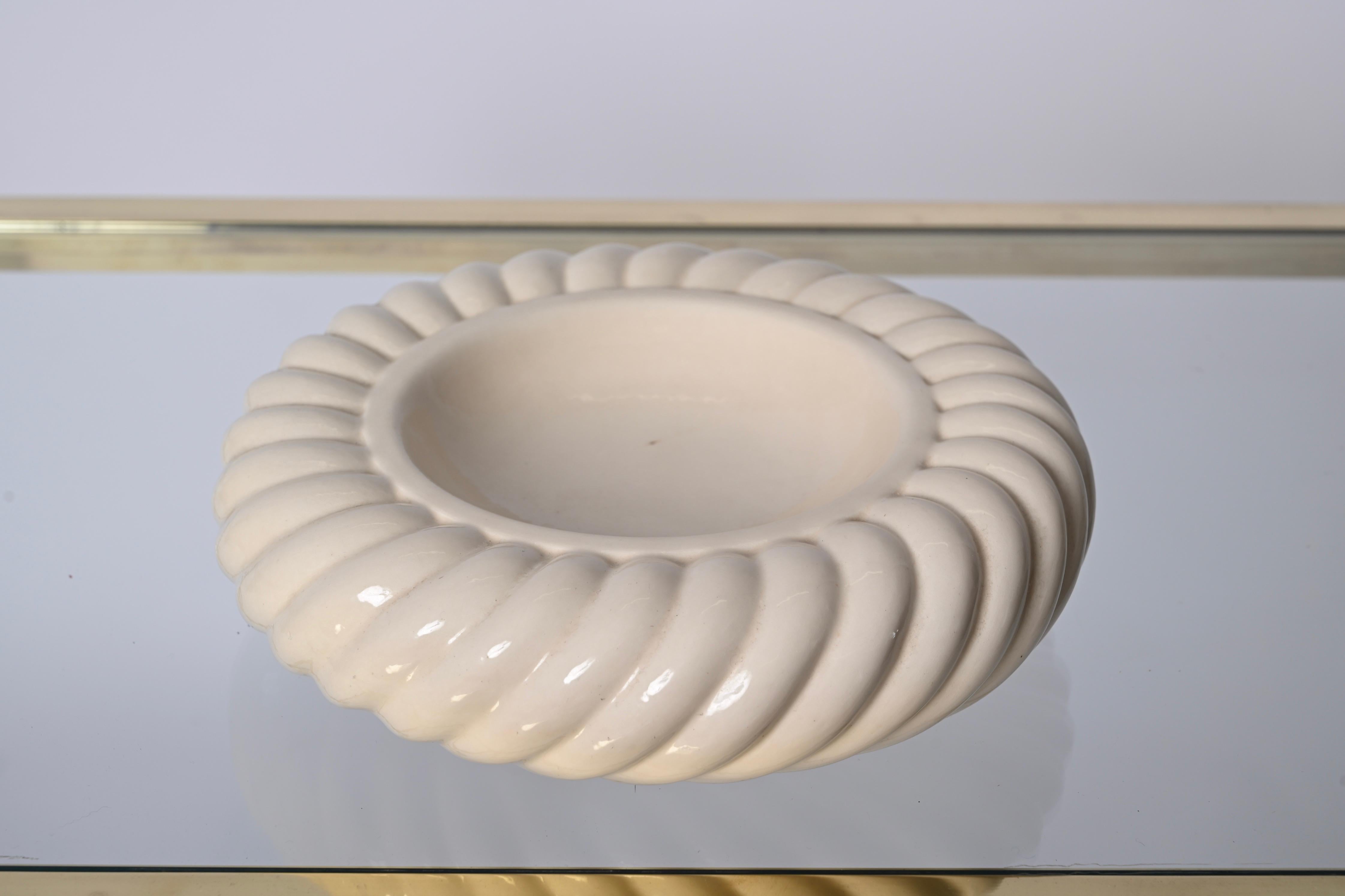 Tommaso Barbi Midcentury White Ceramic Italian Ashtrays, 1960s For Sale 2