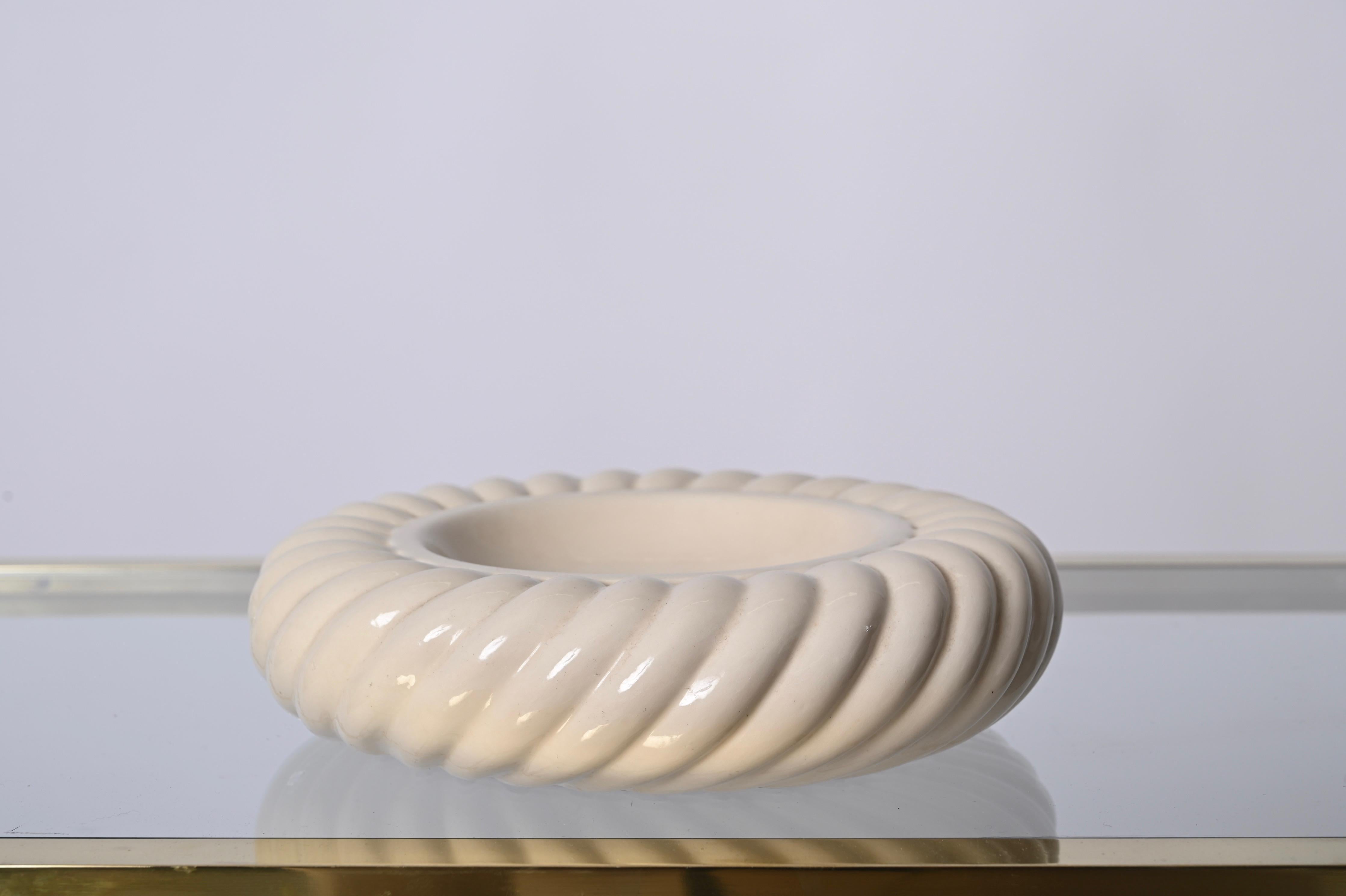 Tommaso Barbi Midcentury White Ceramic Italian Ashtrays, 1960s For Sale 3